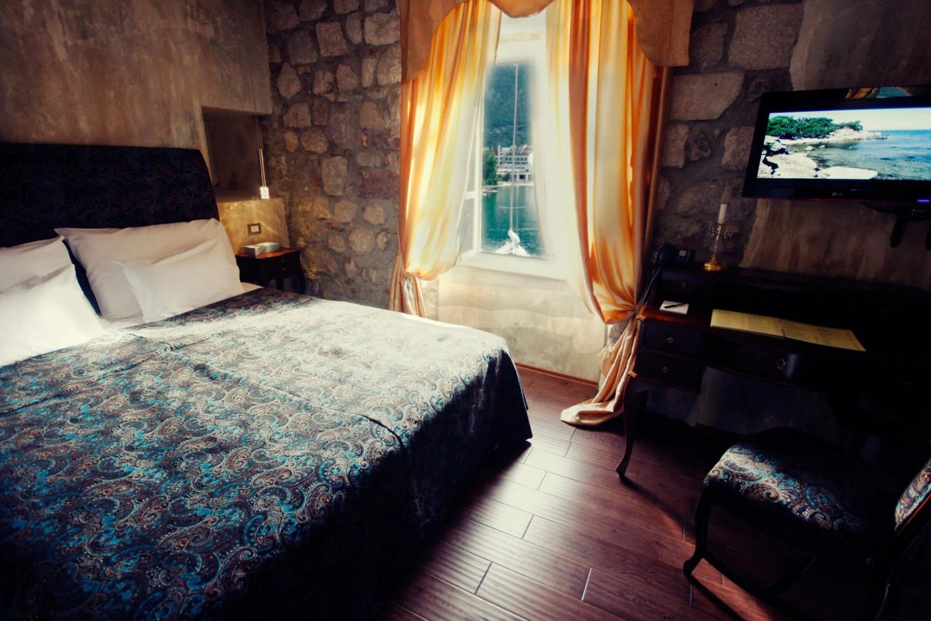 Bed in Boutique Hotel Astoria