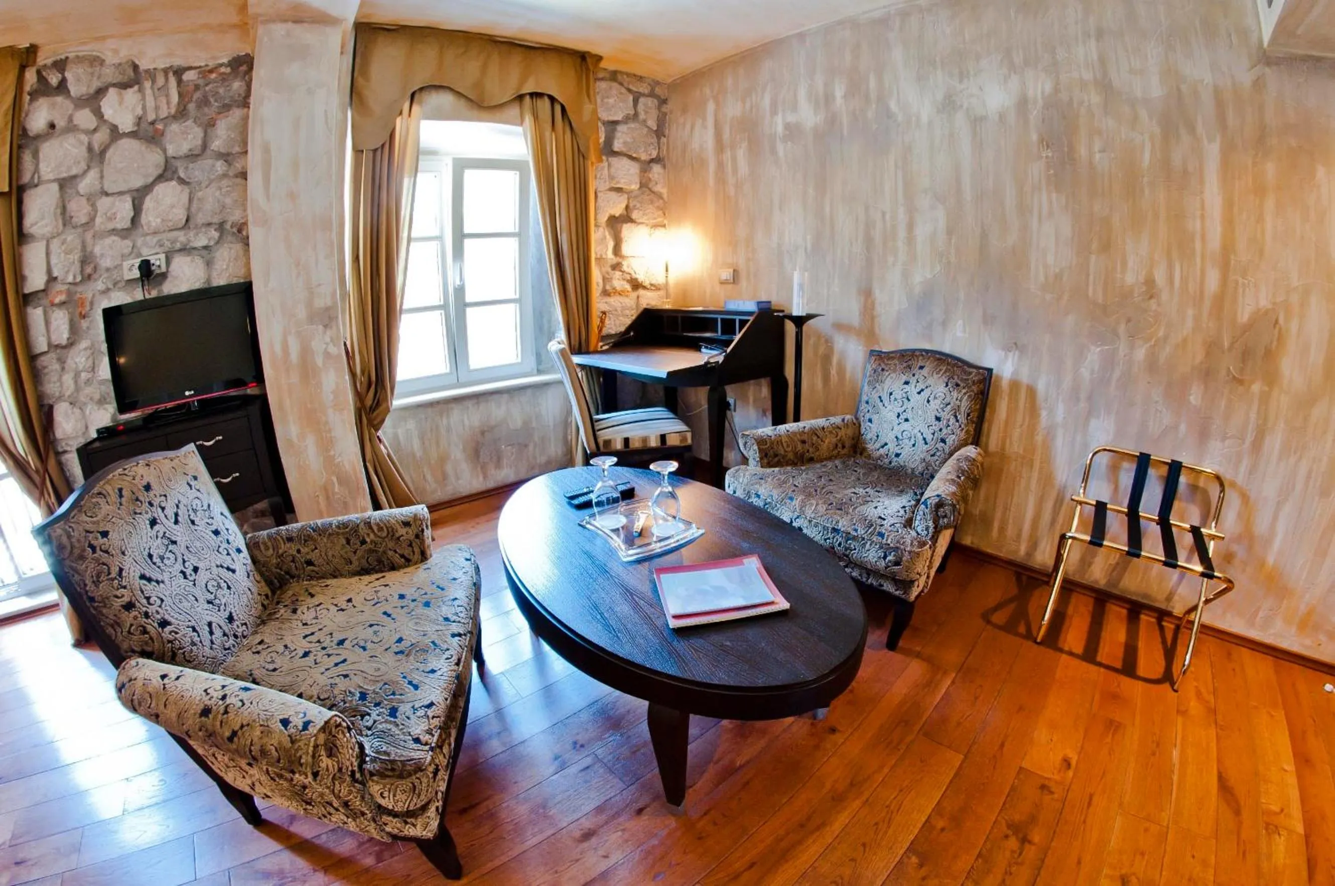 TV and multimedia in Boutique Hotel Astoria