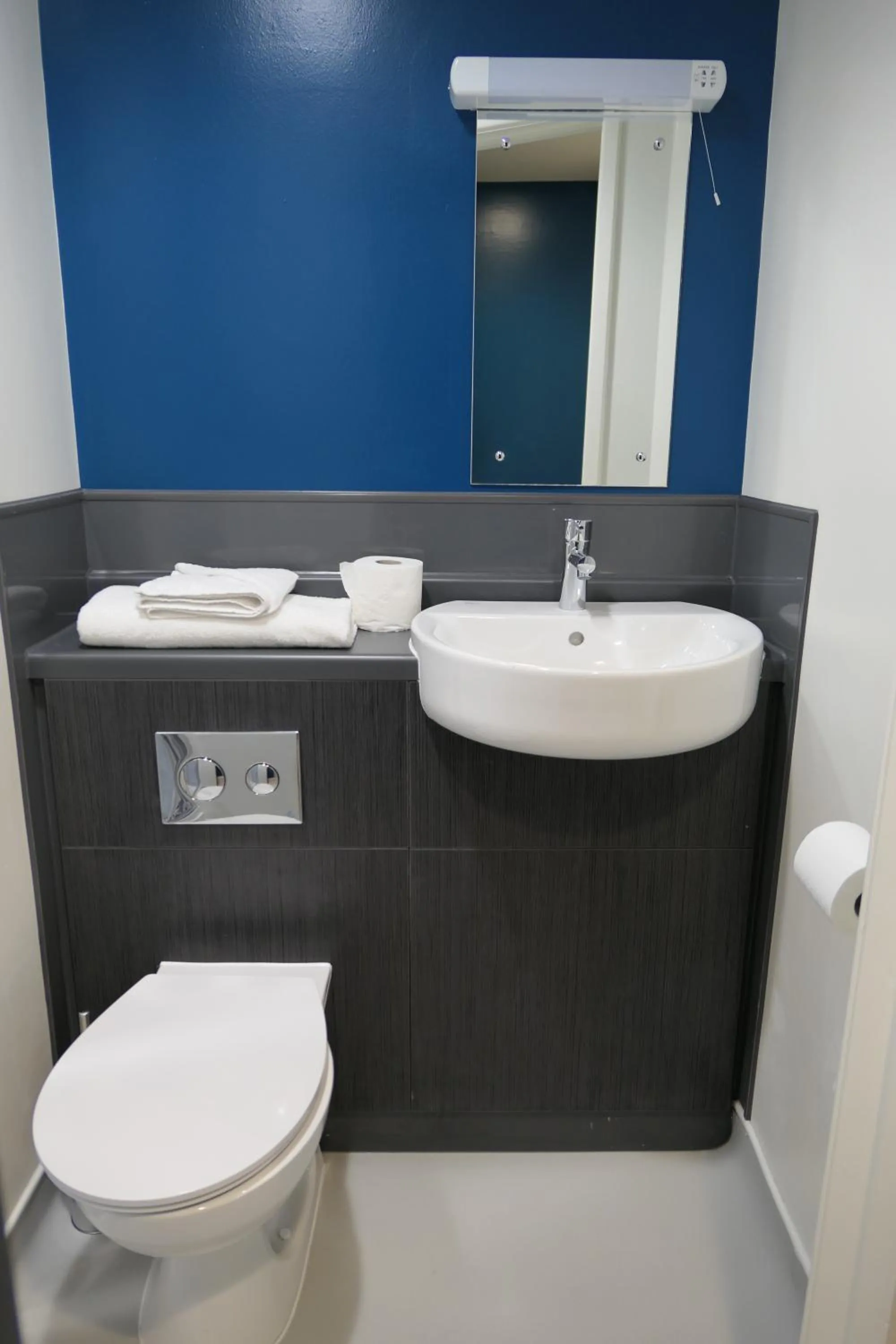 Bathroom in Jonas Hotel