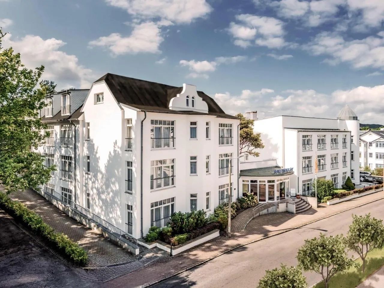 Property building in Hotel Binzer Hof