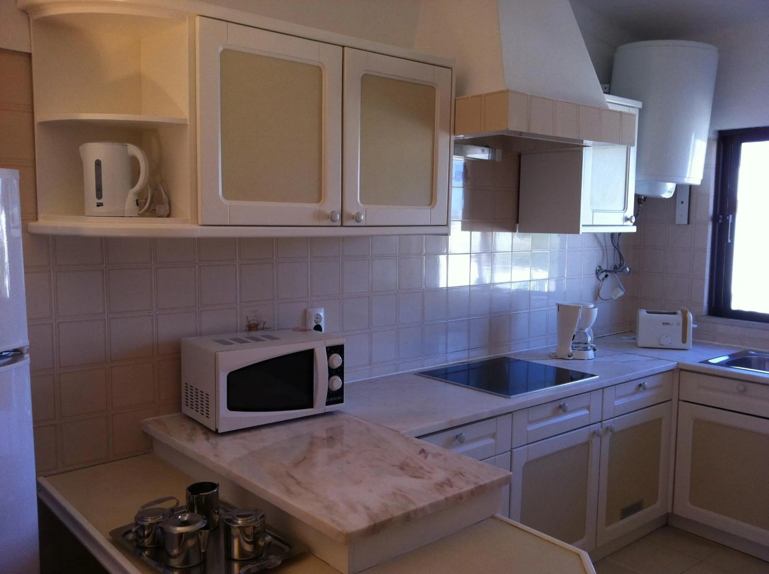 Kitchen or kitchenette in Turiquintas