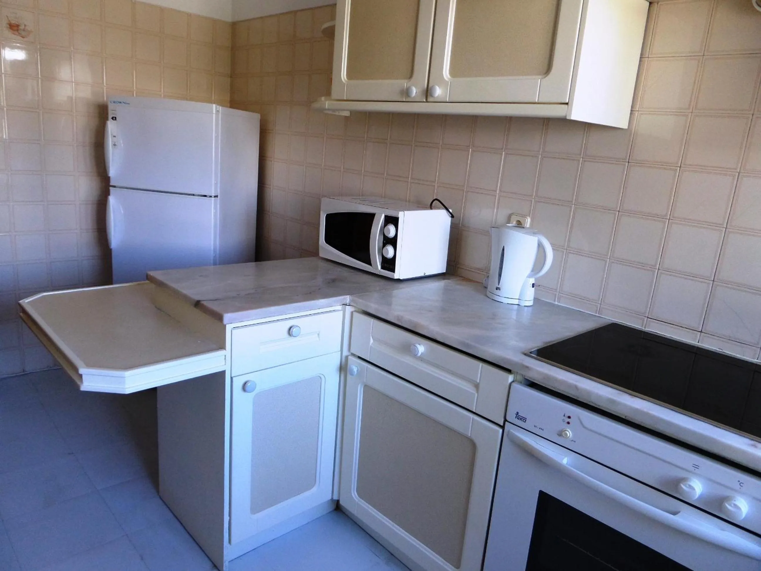 Kitchen or kitchenette in Turiquintas