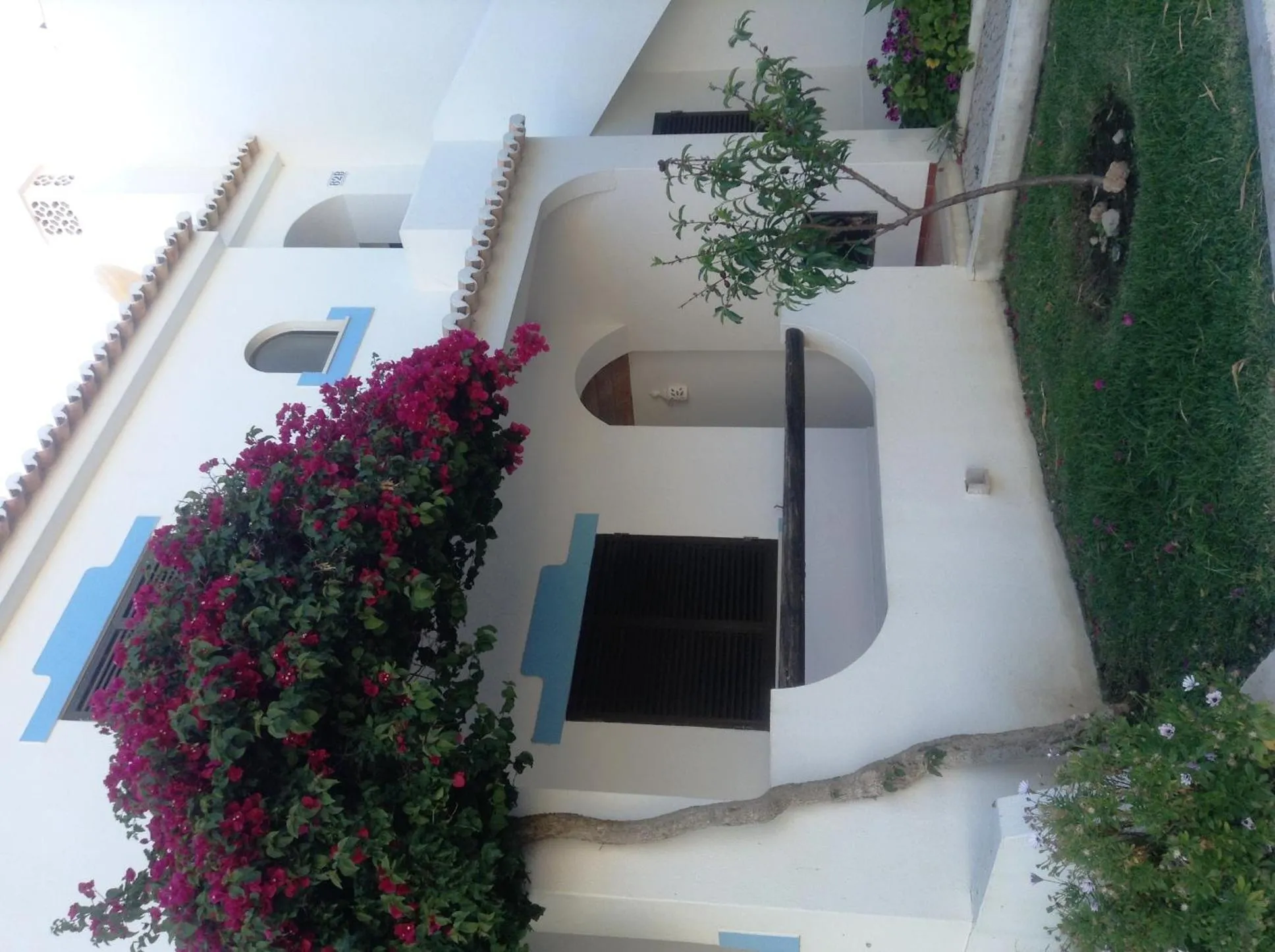 Facade/entrance in Turiquintas