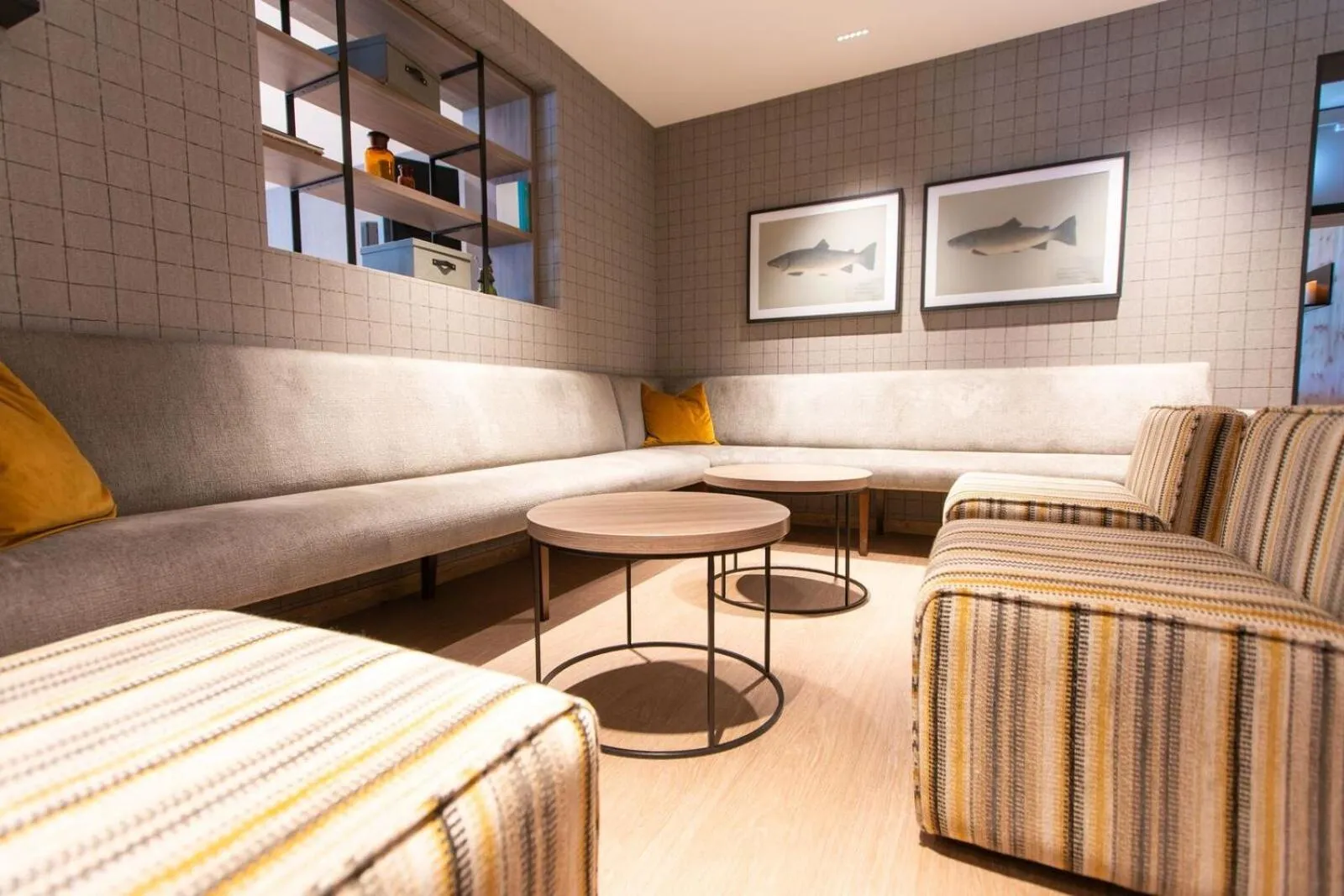 Lounge or bar in Grand Hotel Skei - Unike Hoteller