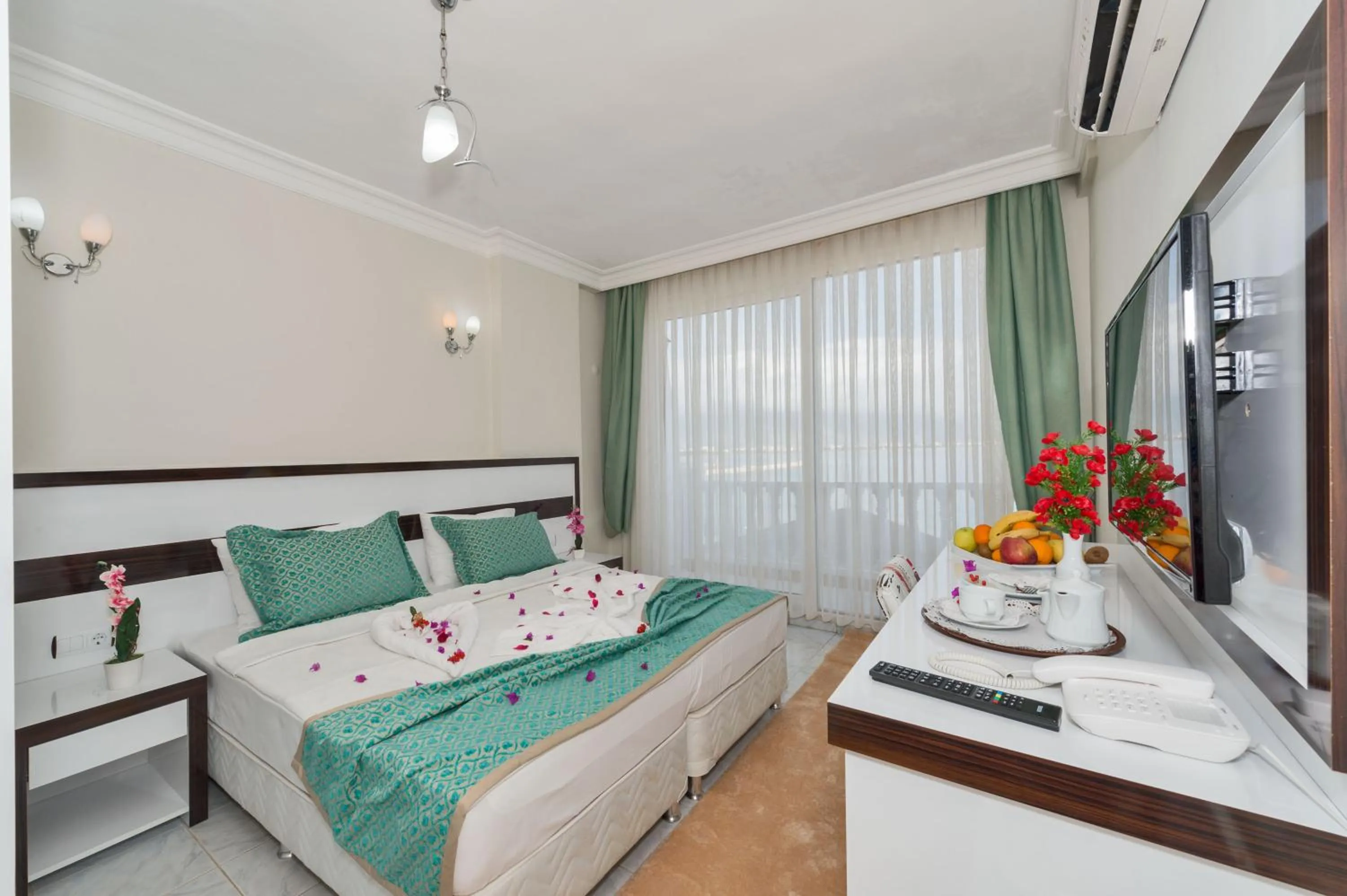 Photo of the whole room, Bed in Otel Carpe Diem Gold