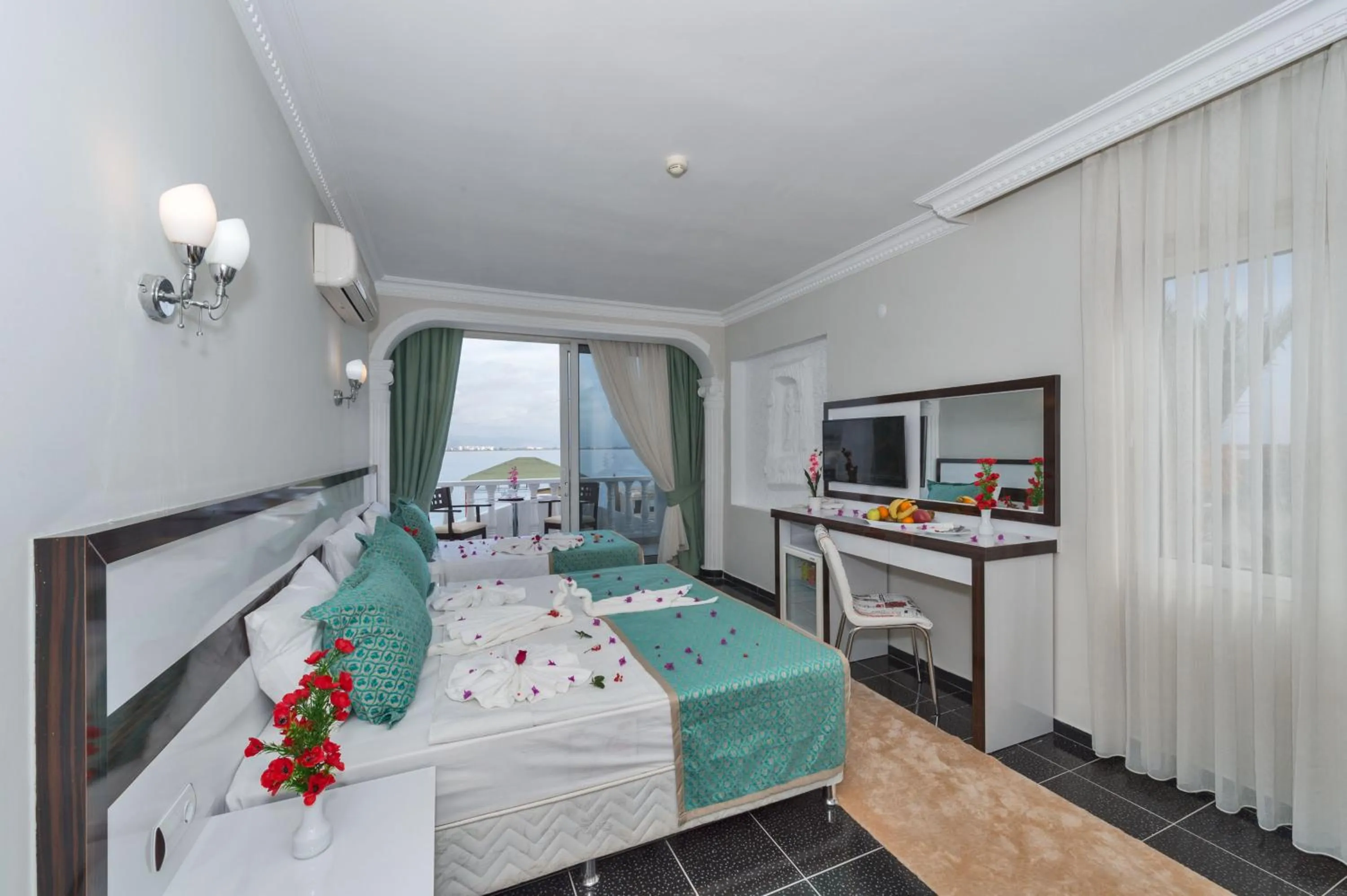 Photo of the whole room, Bed in Otel Carpe Diem Gold