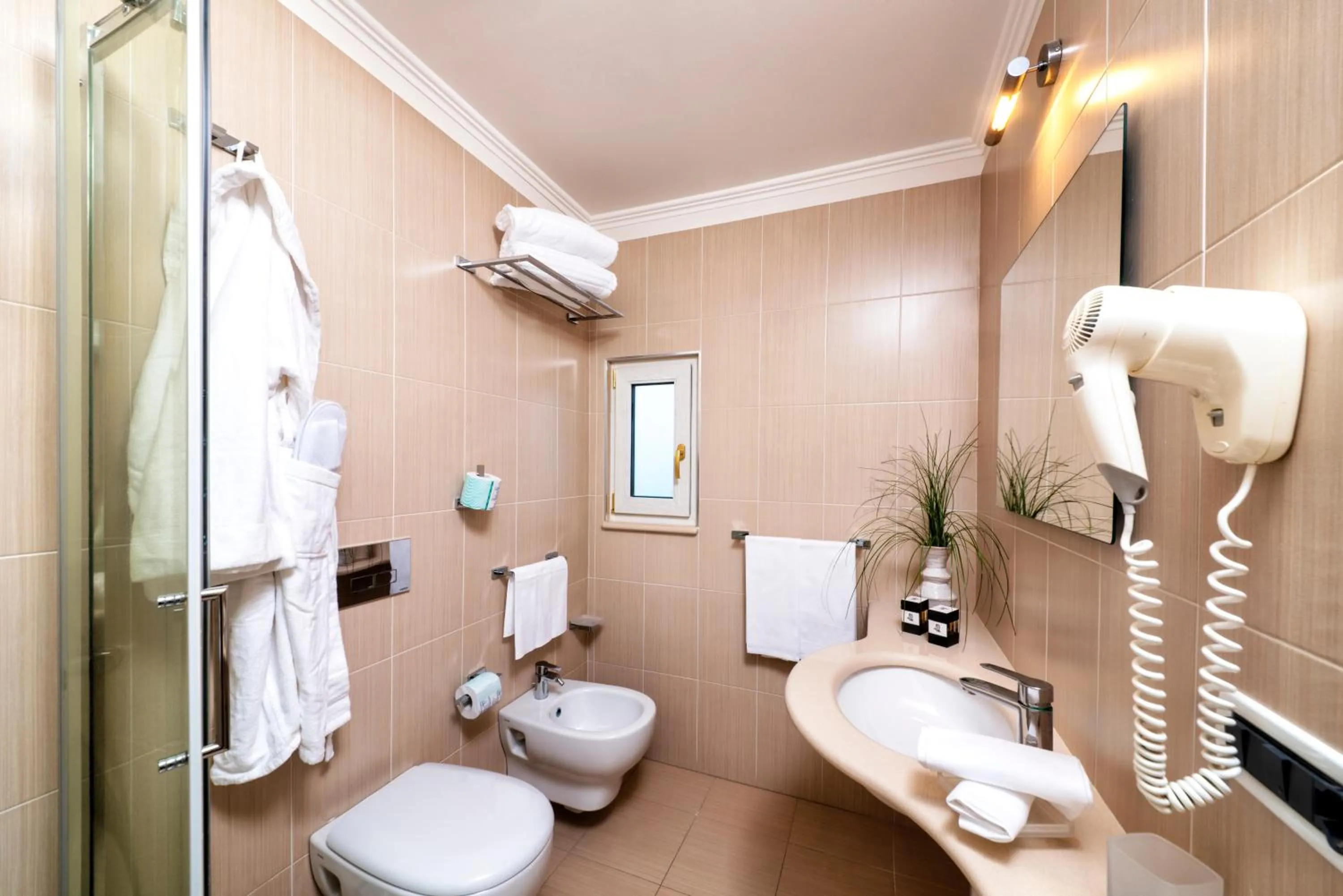 Shower in Hotel San Lorenzo Thermal Spa