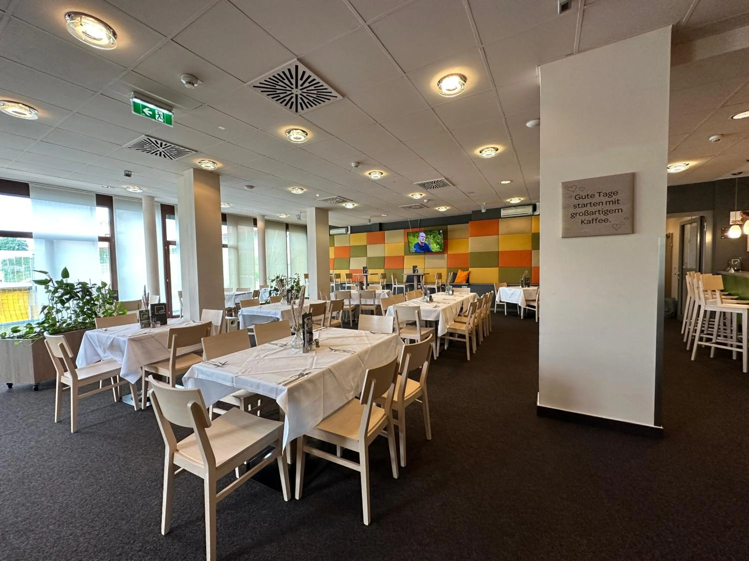 Restaurant/places to eat in JUFA Hotel Graz Süd - Self Check-in