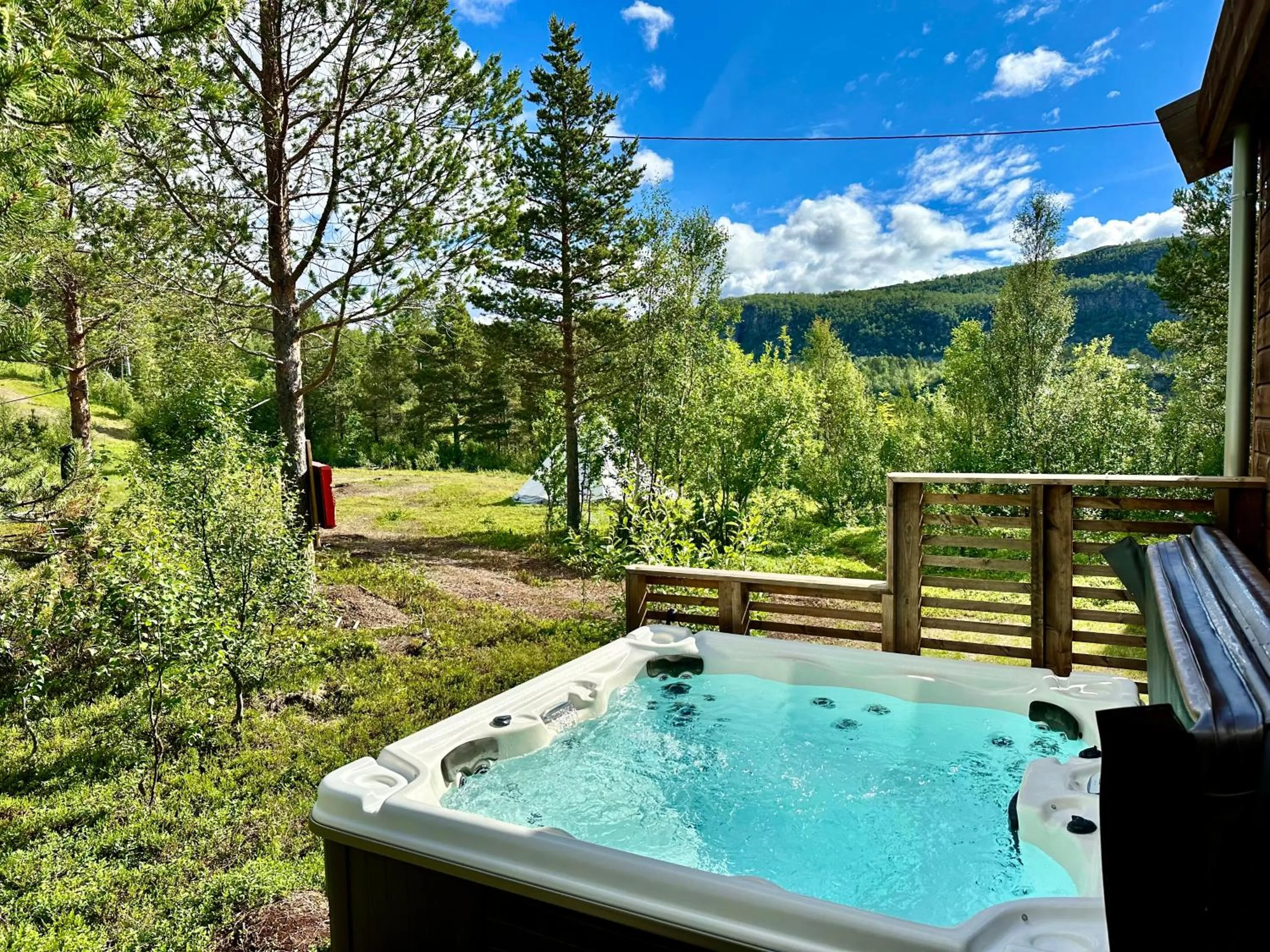 Hot Tub in Bjørnfjell Mountain Lodge