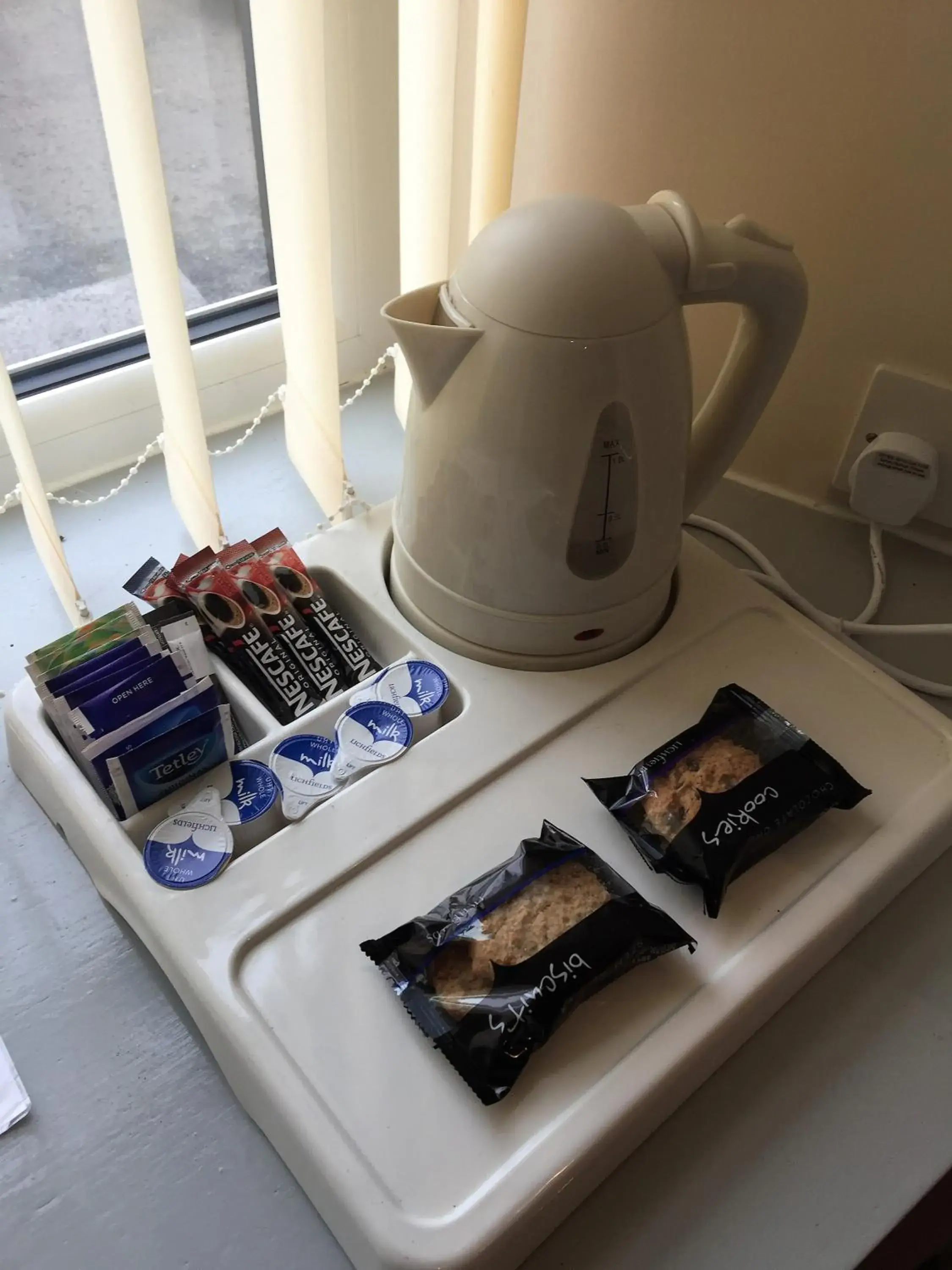 Standard Twin Room with Shared Bathroom in Belgrave Arms Hotel Standard Twin Room with Shared Bathroom in Belgrave Arms Hotel