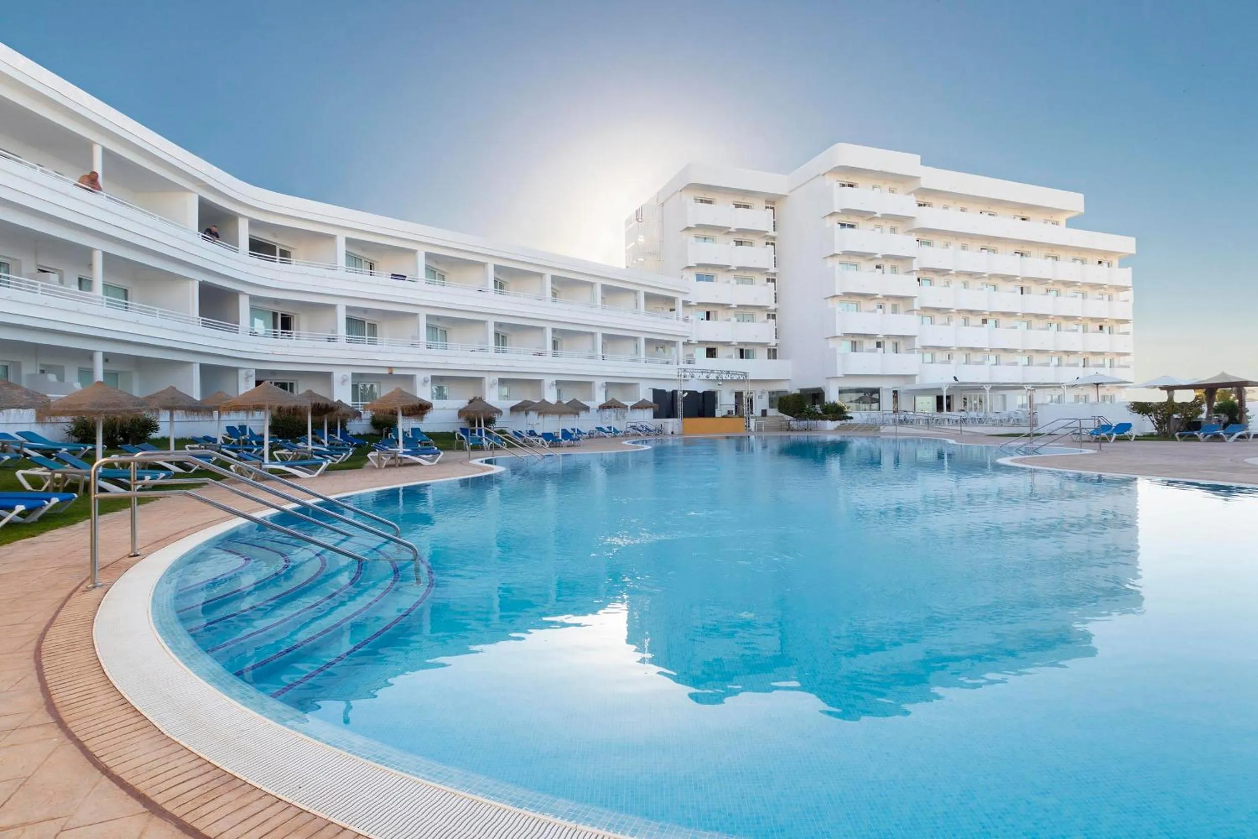 Swimming pool in Hotel Palia La Roca