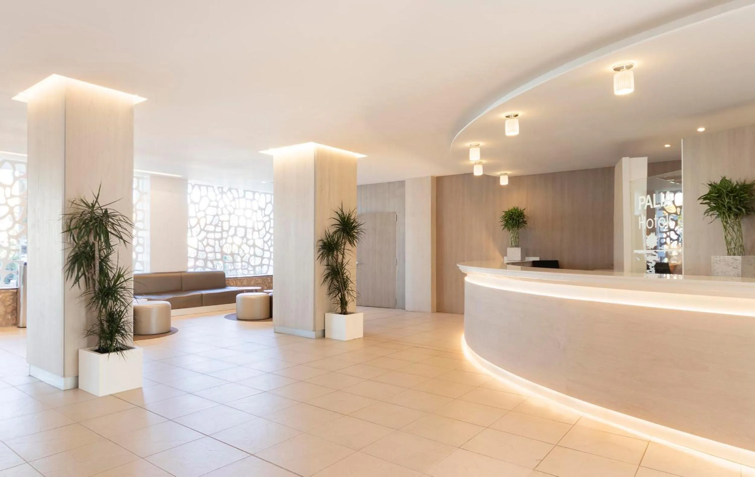 Lobby or reception in Hotel Palia Maria Eugenia