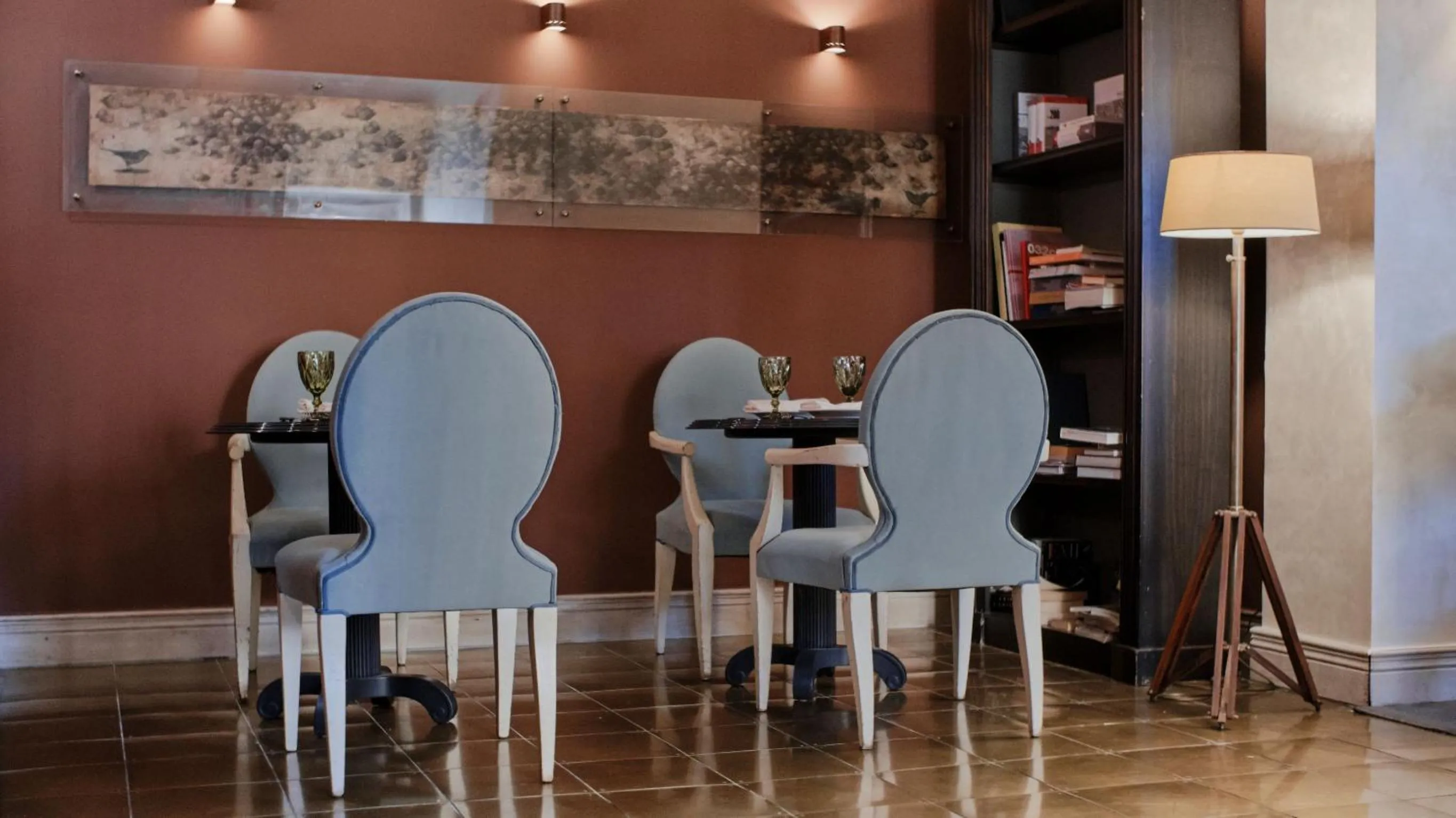 Restaurant/places to eat in Vozdvyzhensky Boutique Hotel