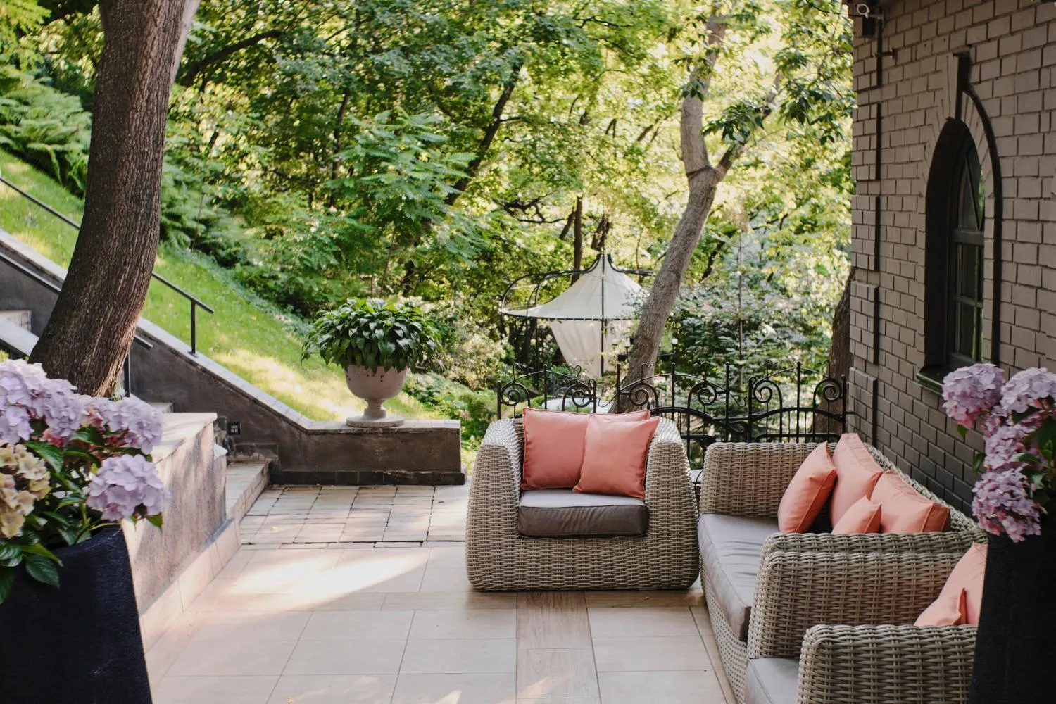 Garden in Vozdvyzhensky Boutique Hotel