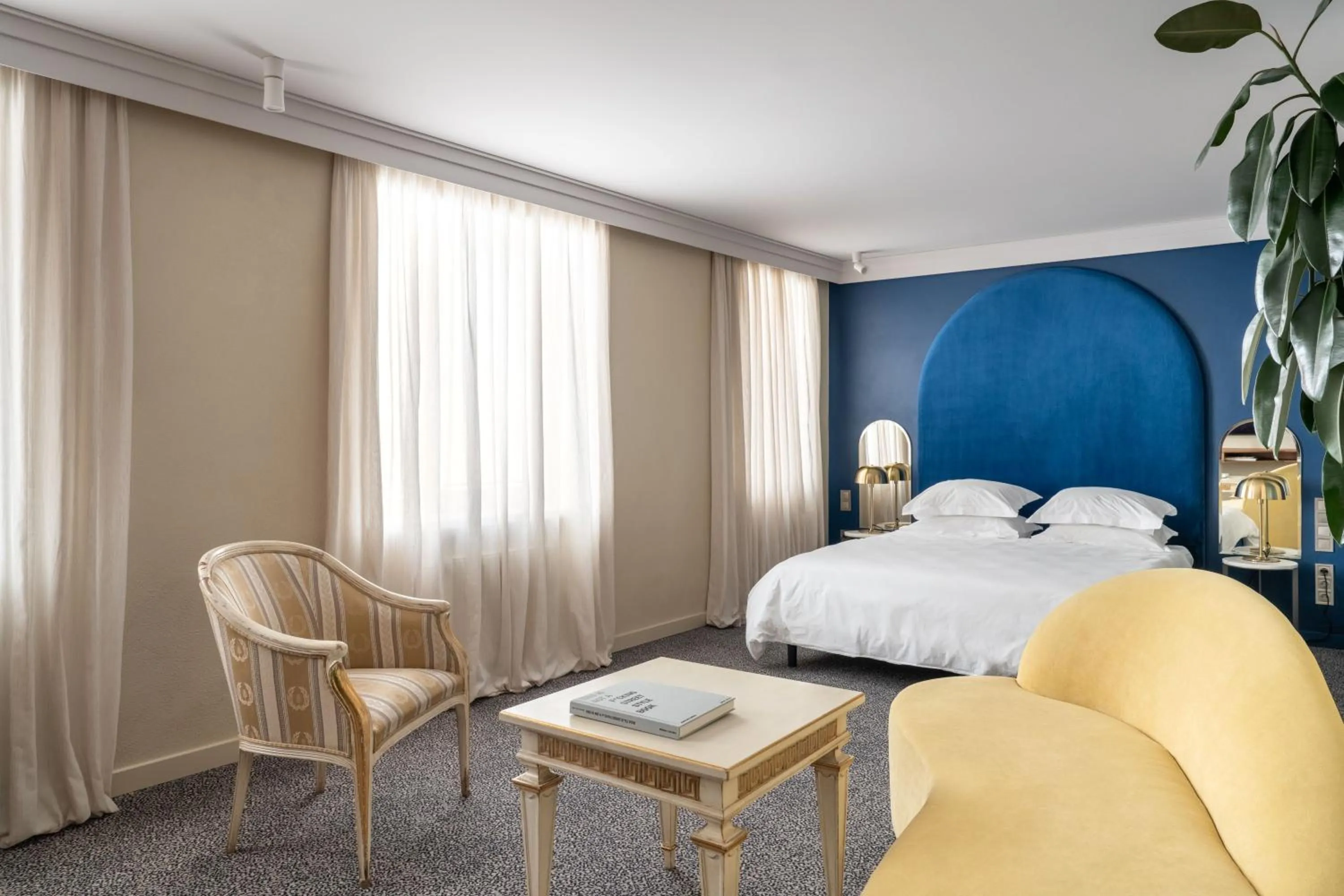 Bed in Vozdvyzhensky Boutique Hotel