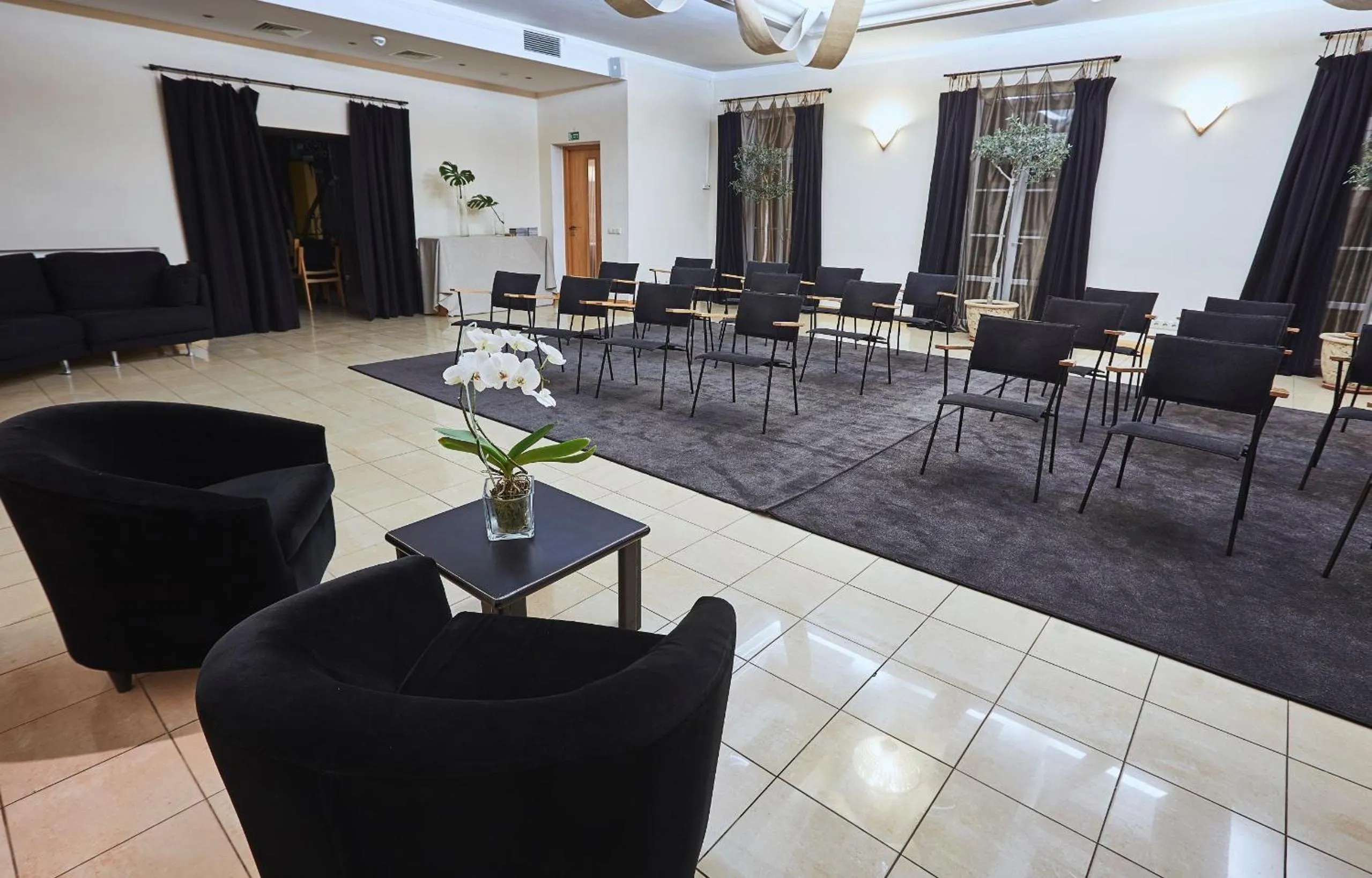Business facilities in Vozdvyzhensky Boutique Hotel