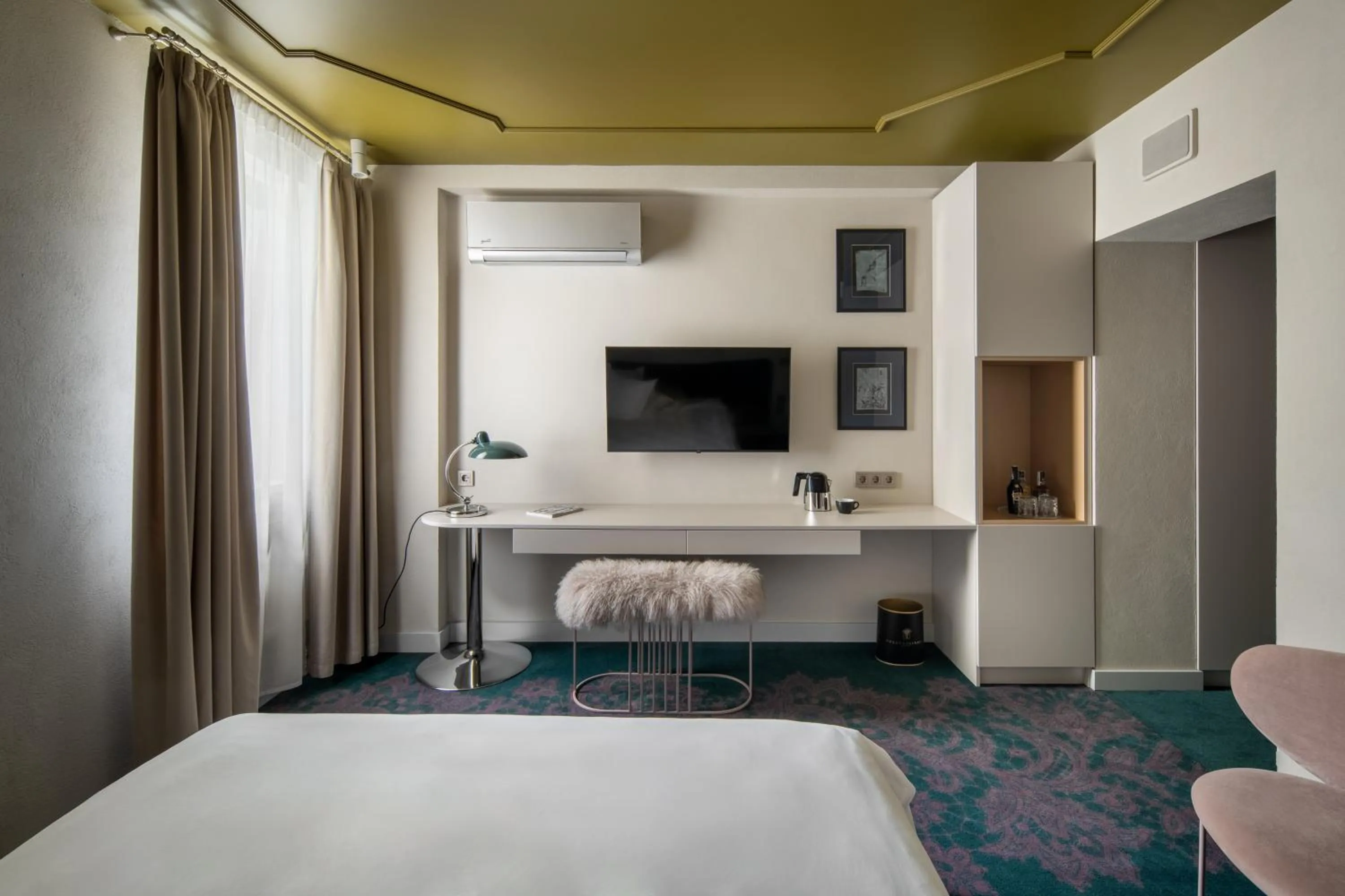 TV and multimedia, Bed in Vozdvyzhensky Boutique Hotel