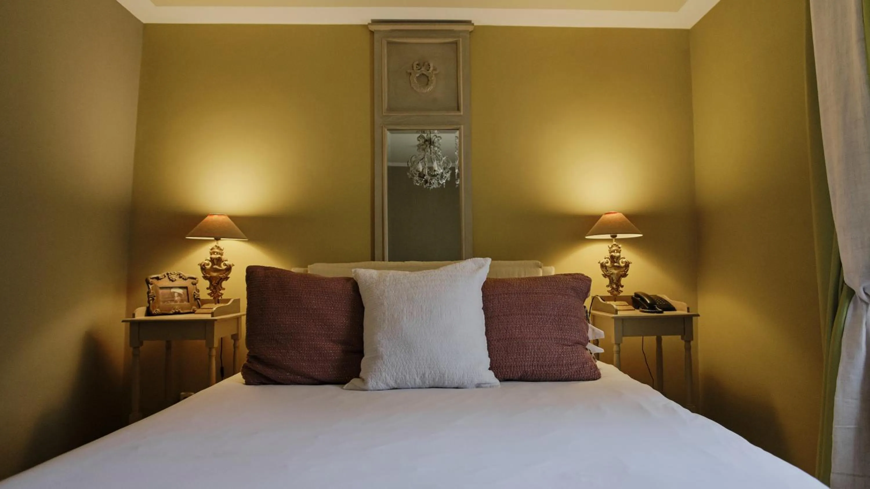 Bed in Vozdvyzhensky Boutique Hotel