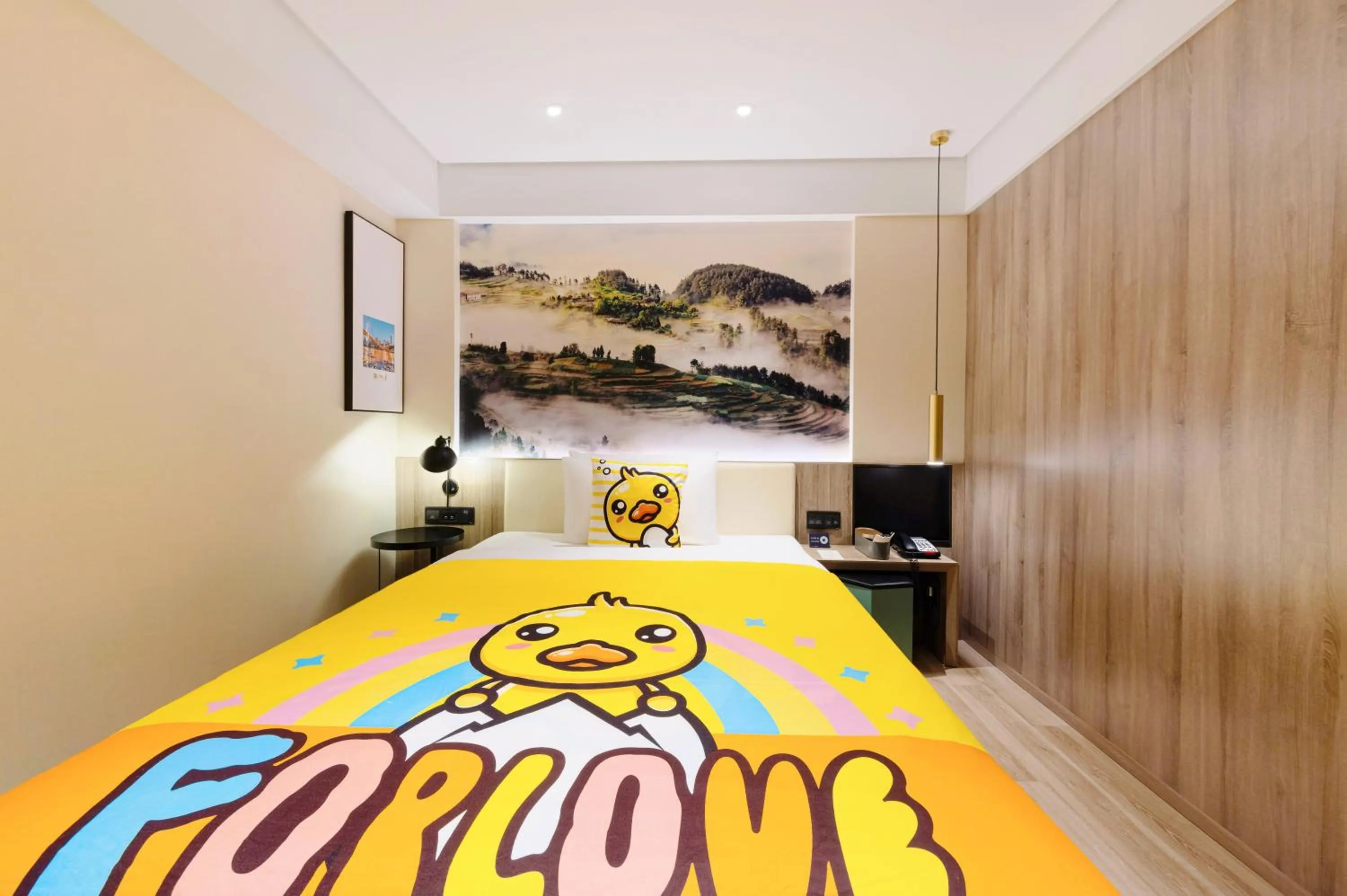 Photo of the whole room, Bed in Atour Hotel Chongqing Jiefangbei