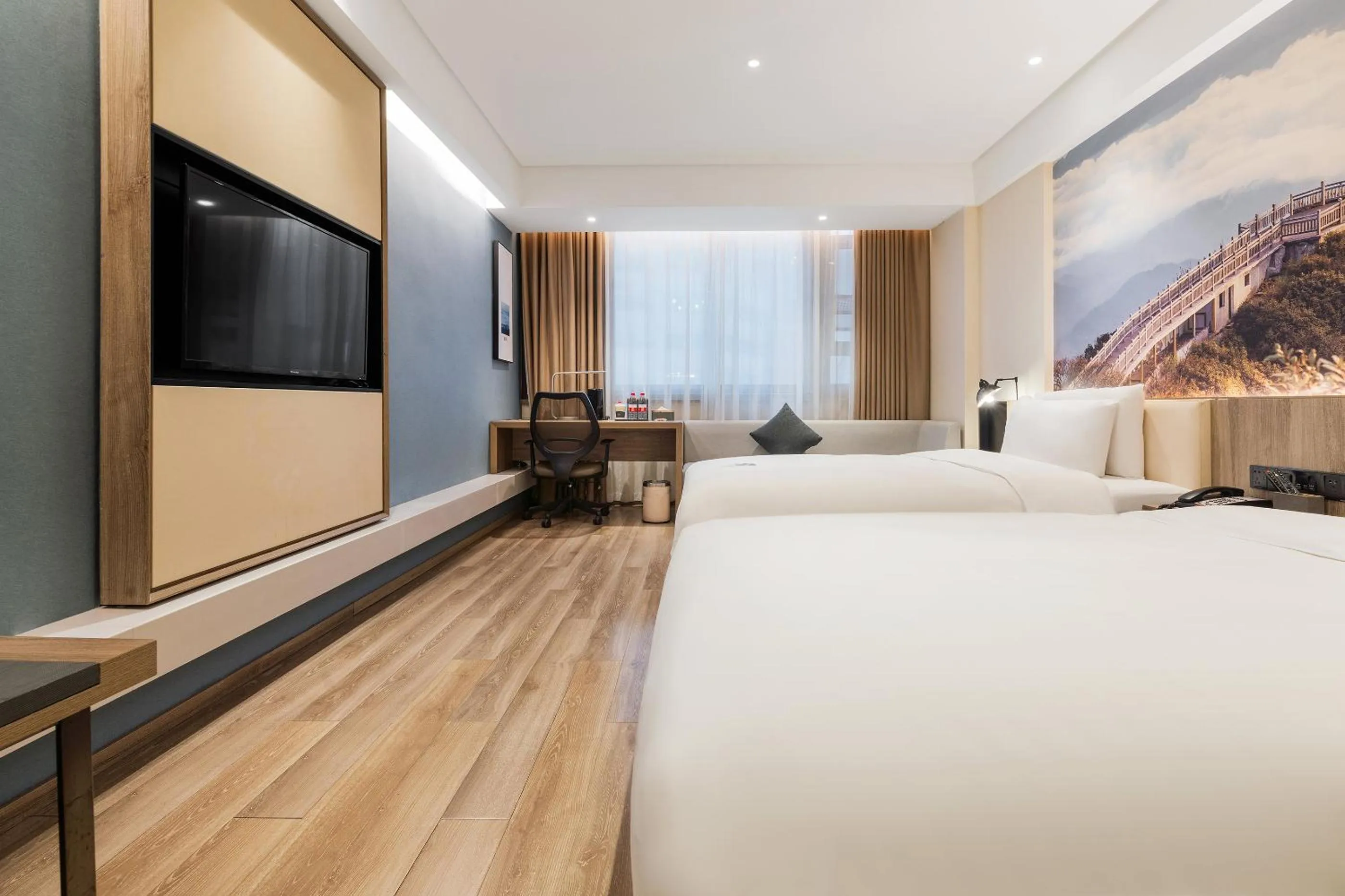 Photo of the whole room, Bed in Atour Hotel Chongqing Jiefangbei