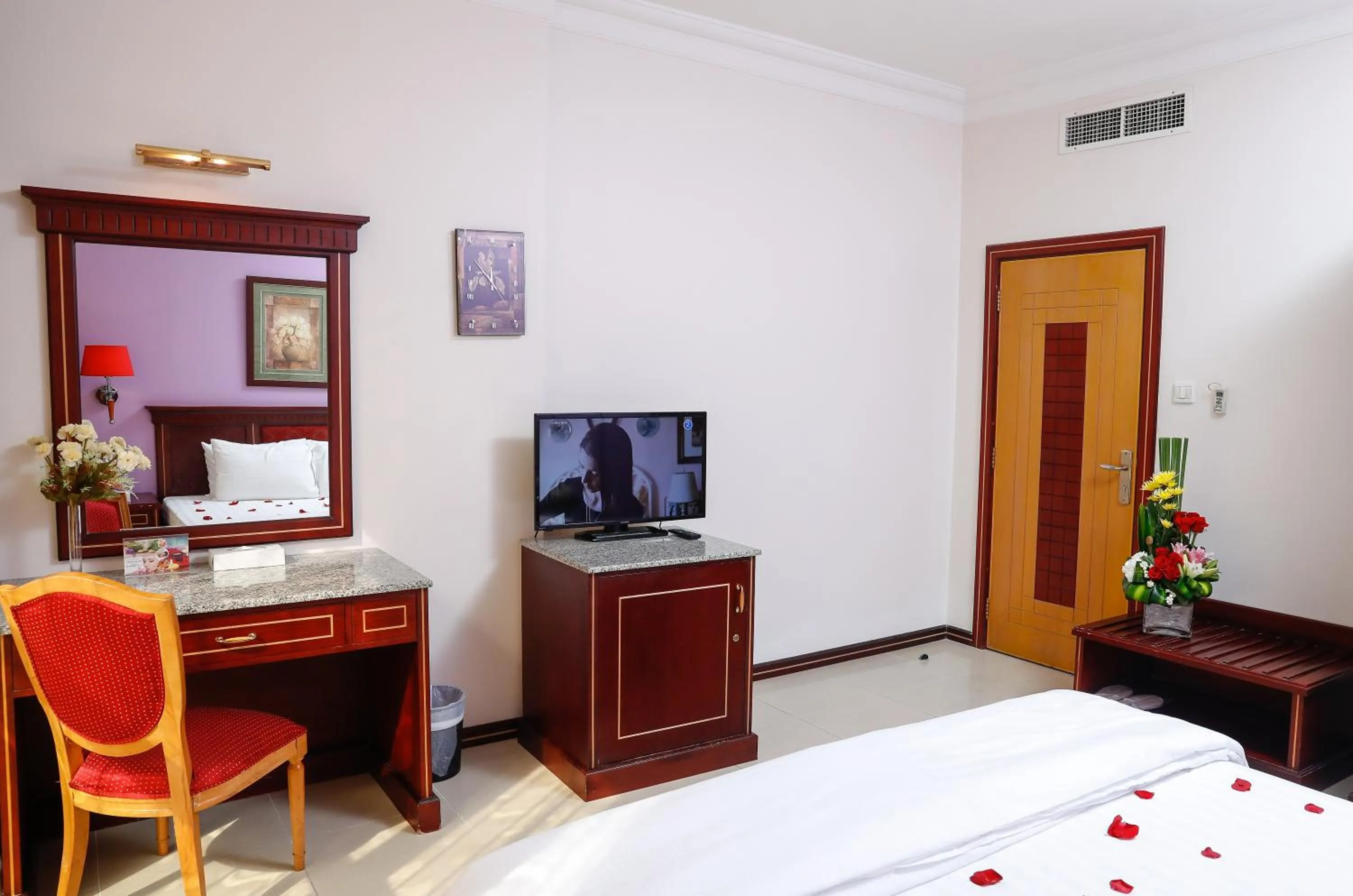 TV and multimedia in Taj Plaza Hotel