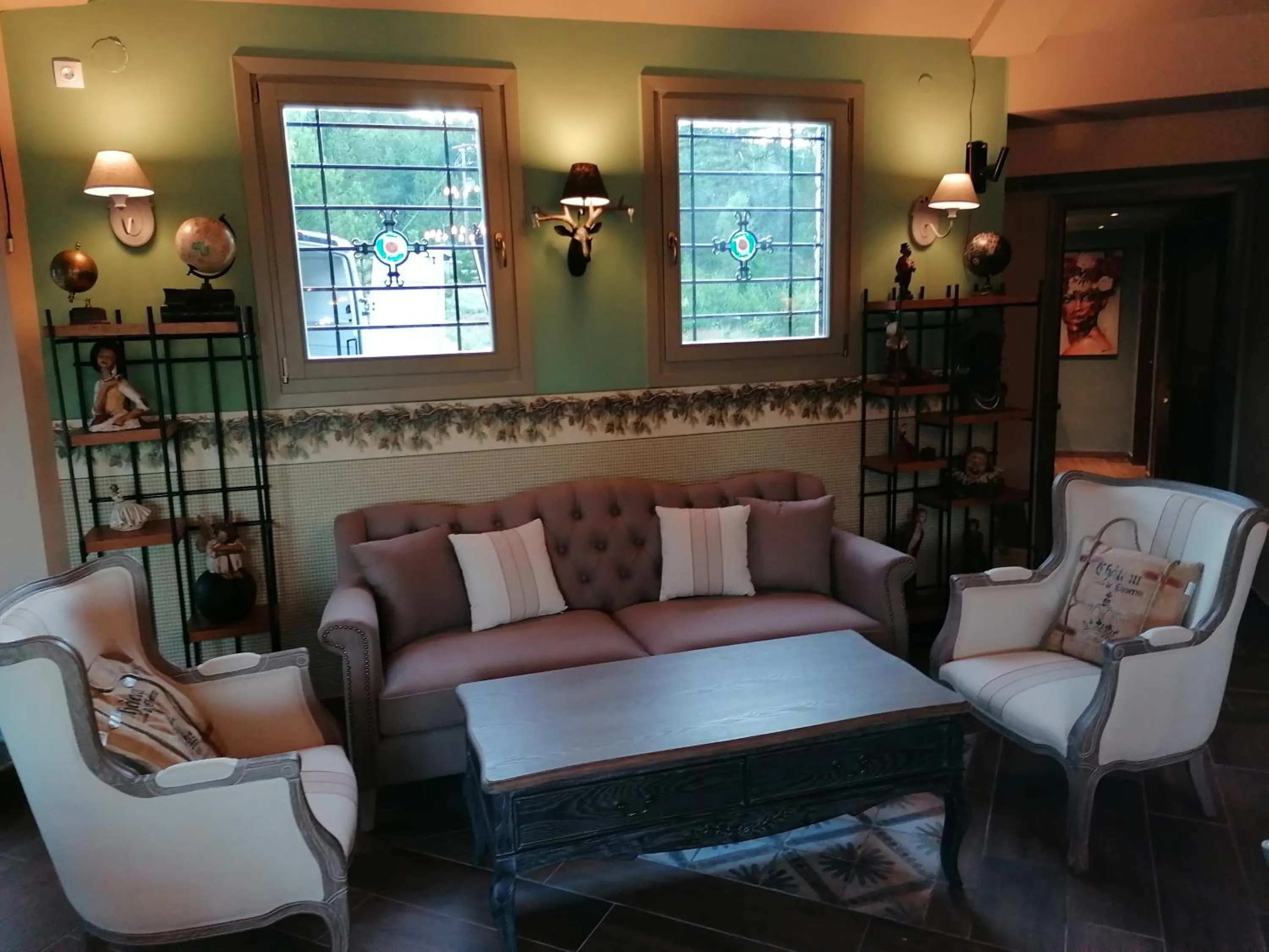 Restaurant/places to eat in Pindos Resort