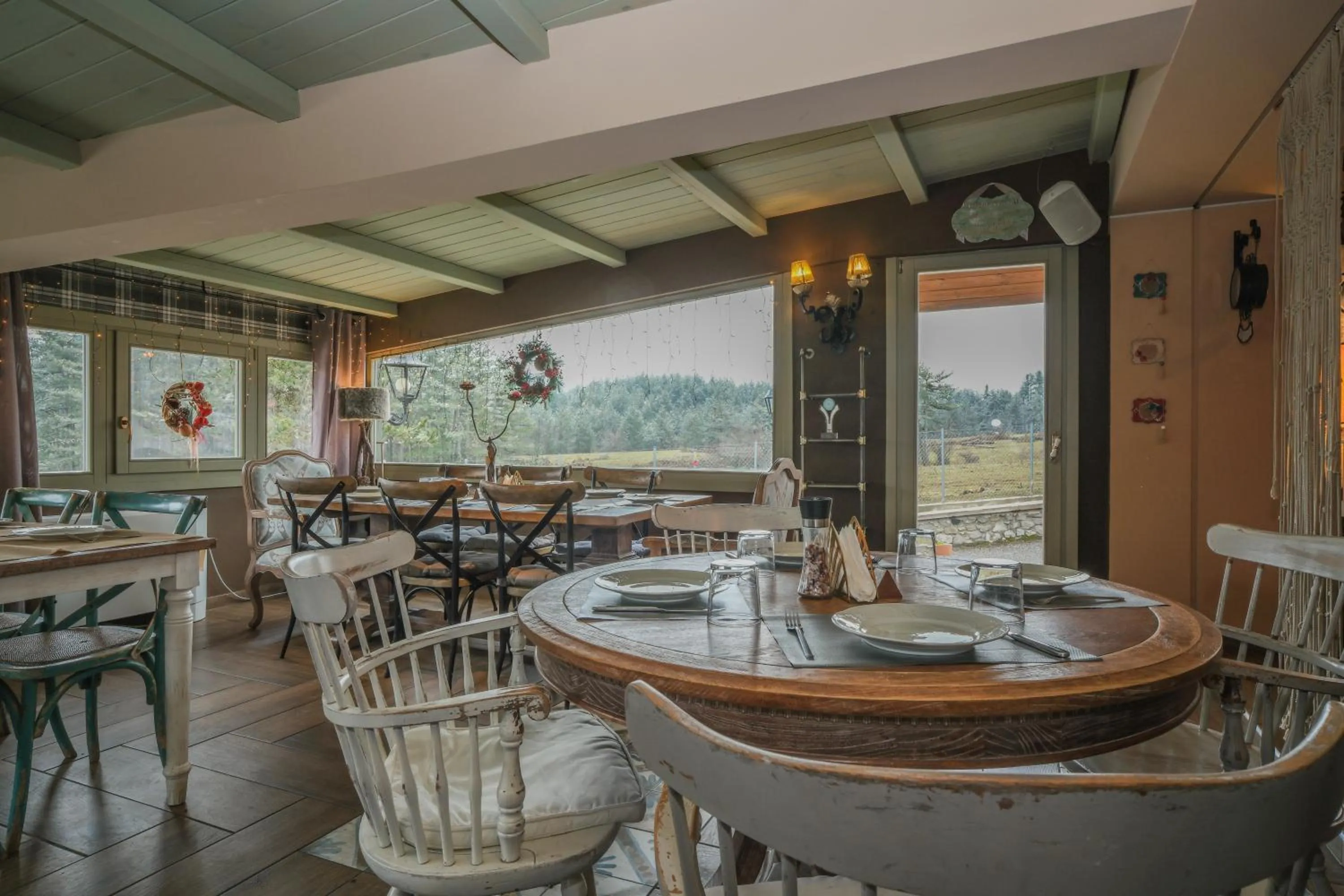 Restaurant/places to eat in Pindos Resort