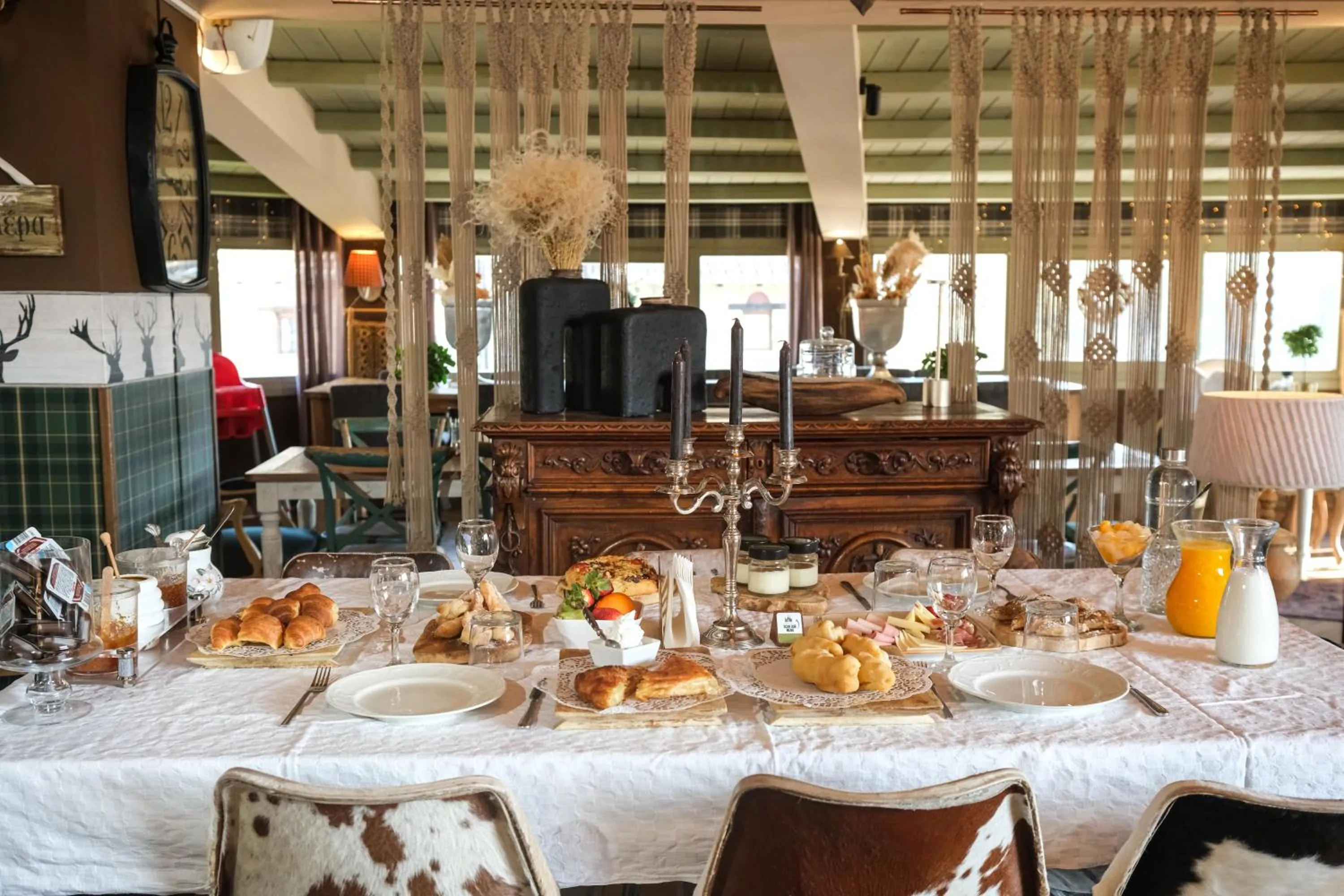 Restaurant/places to eat in Pindos Resort