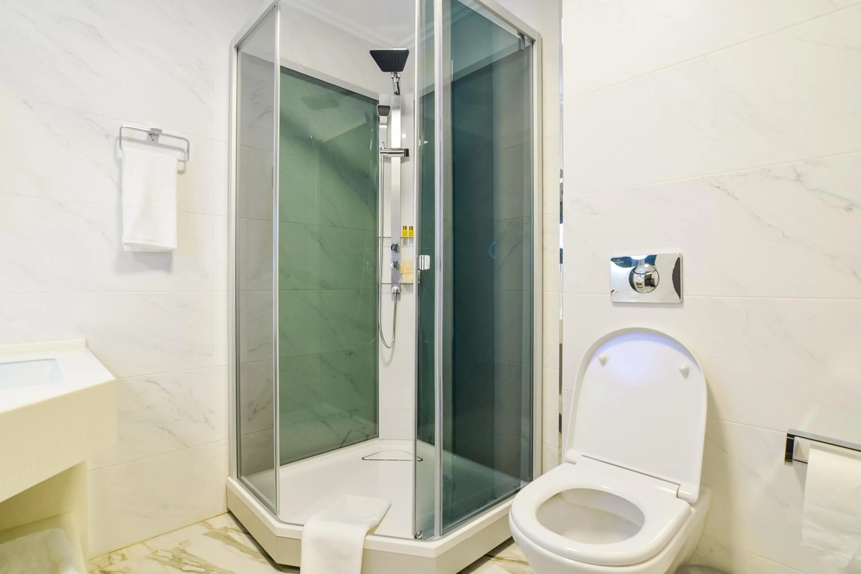 Shower in The ONE Hotel Astana