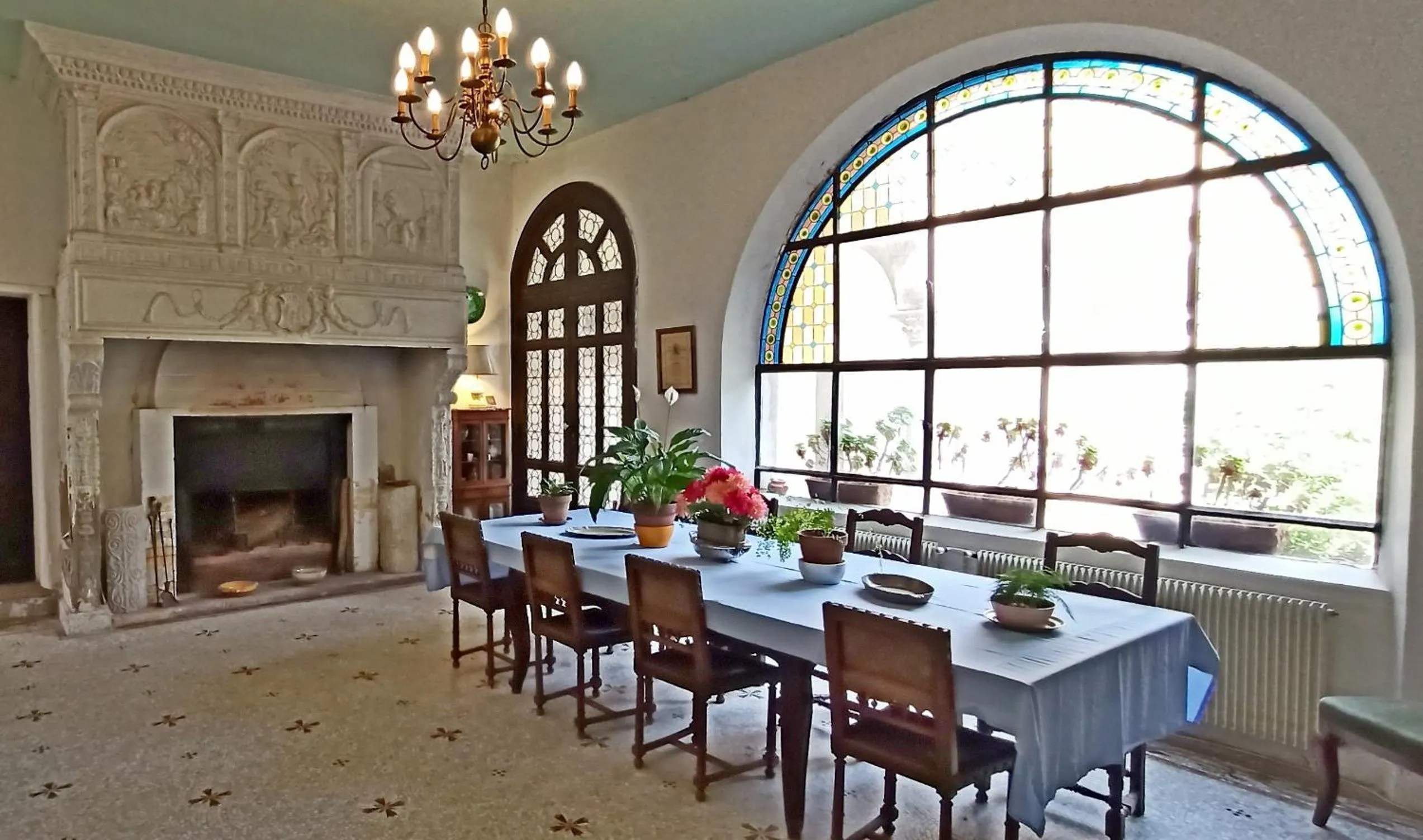 Breakfast in CHÂTEAU CAGNINACCI B&B