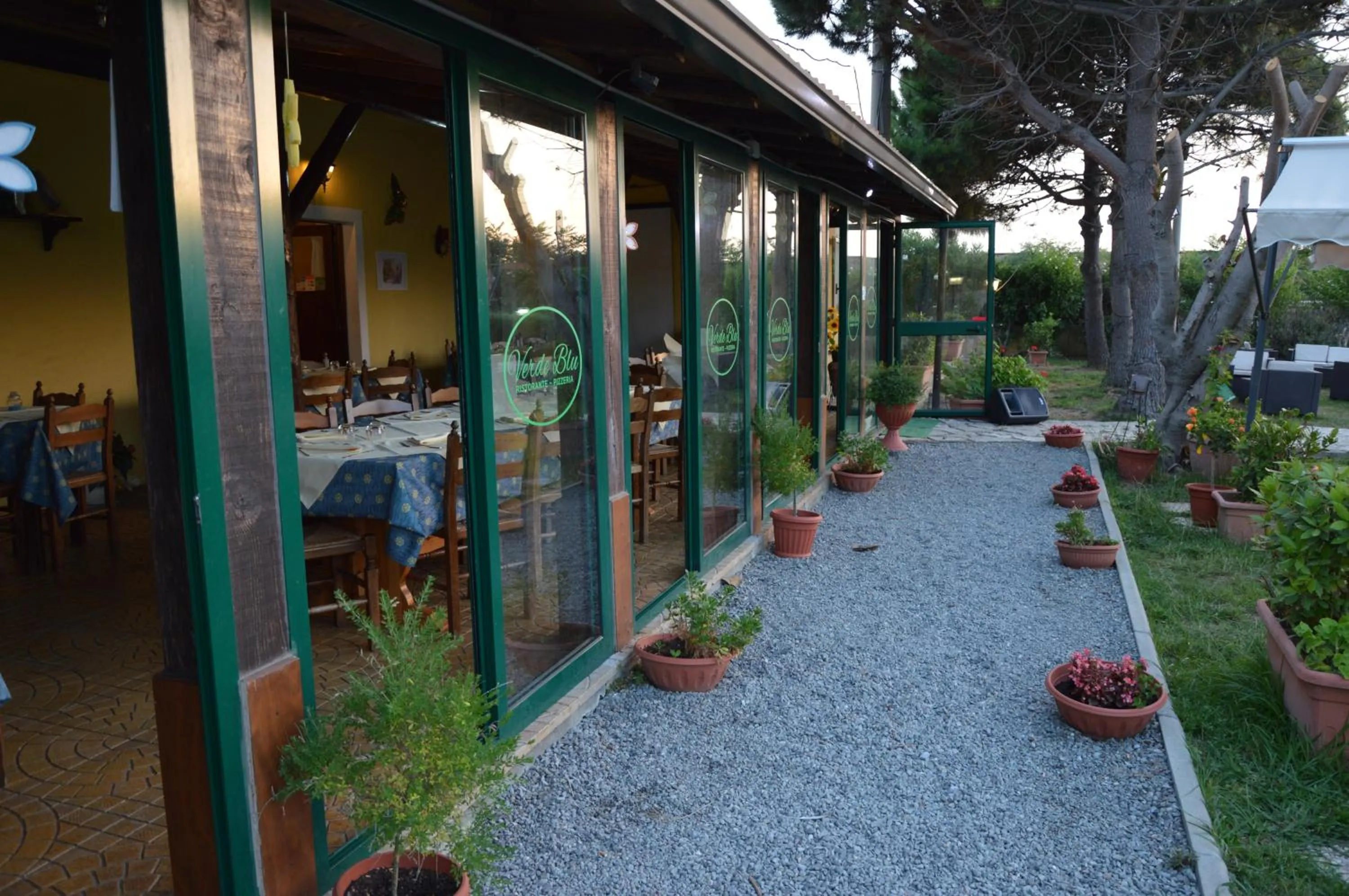 Restaurant/places to eat in Residence Verde Blu