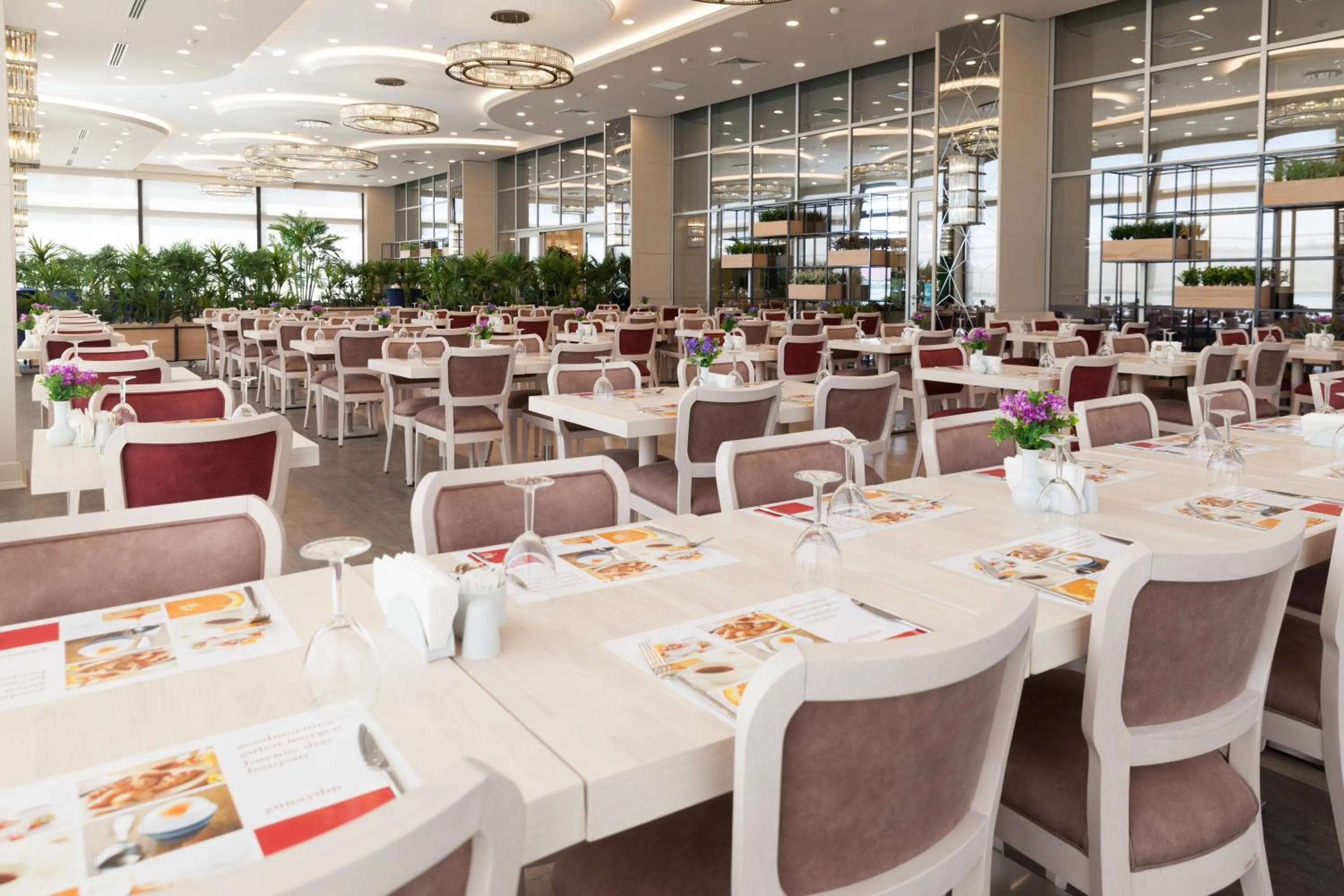 Restaurant/places to eat in Hm Commerce Hotel