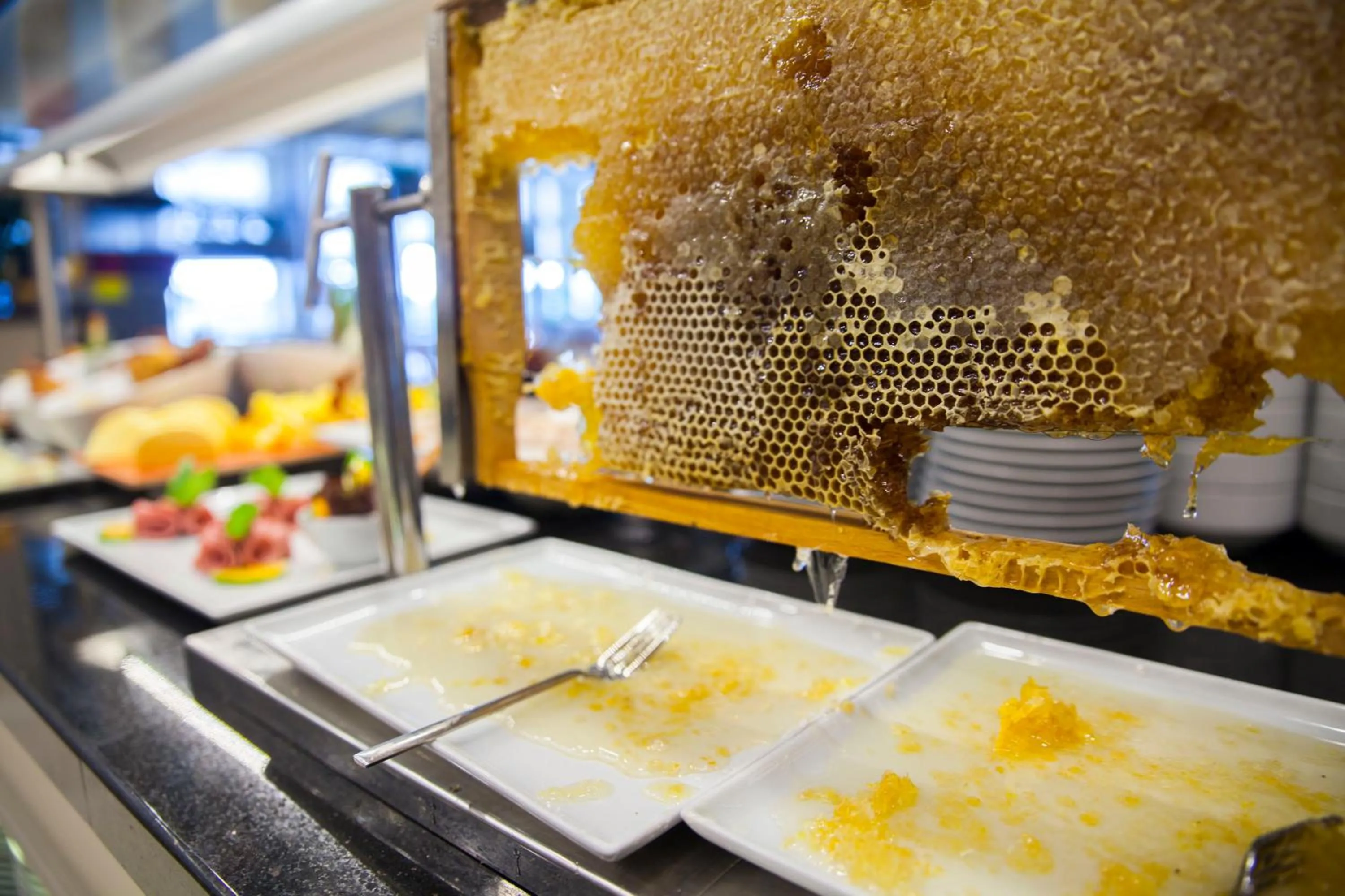 Breakfast in Hm Commerce Hotel
