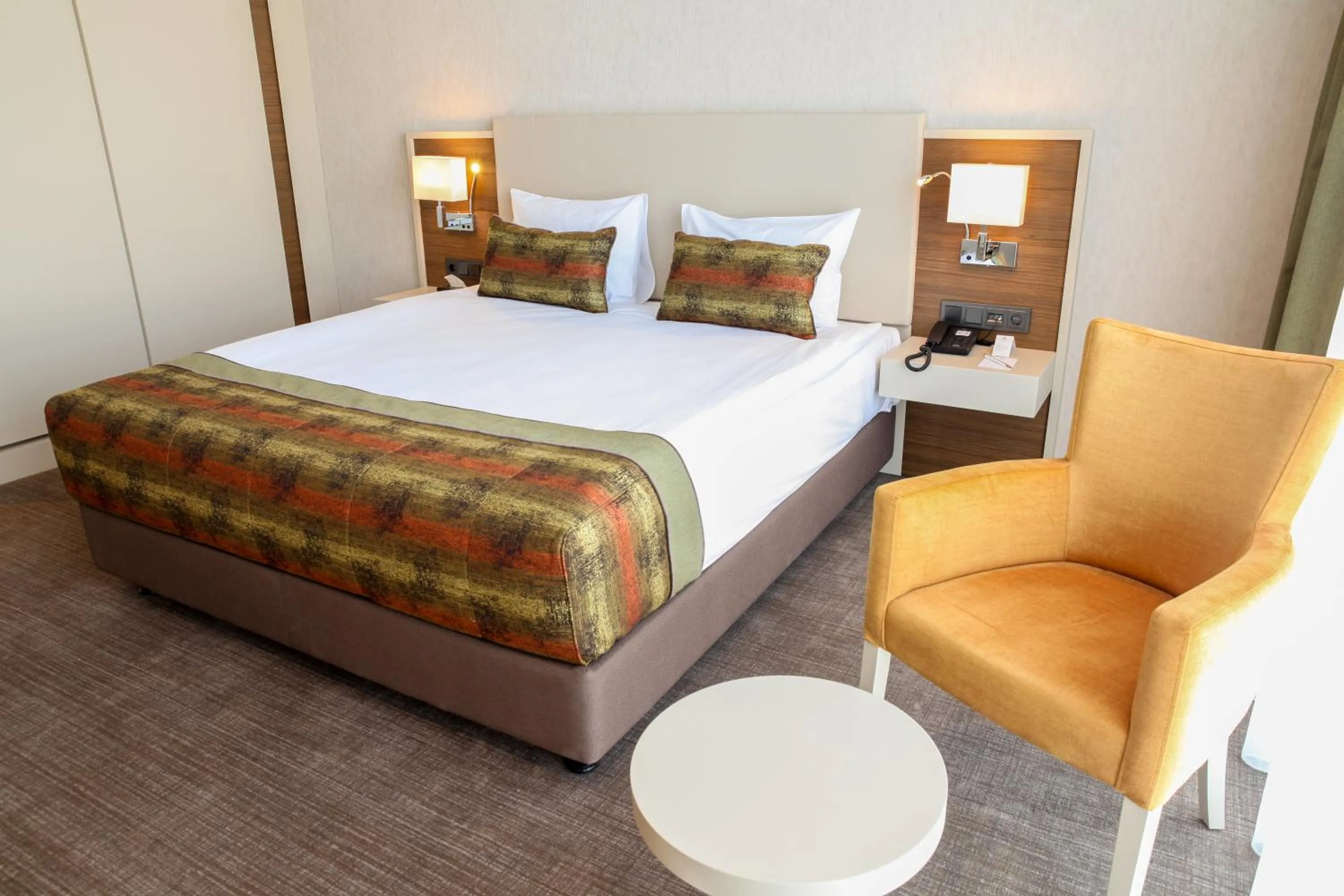 Photo of the whole room, Bed in Hm Commerce Hotel