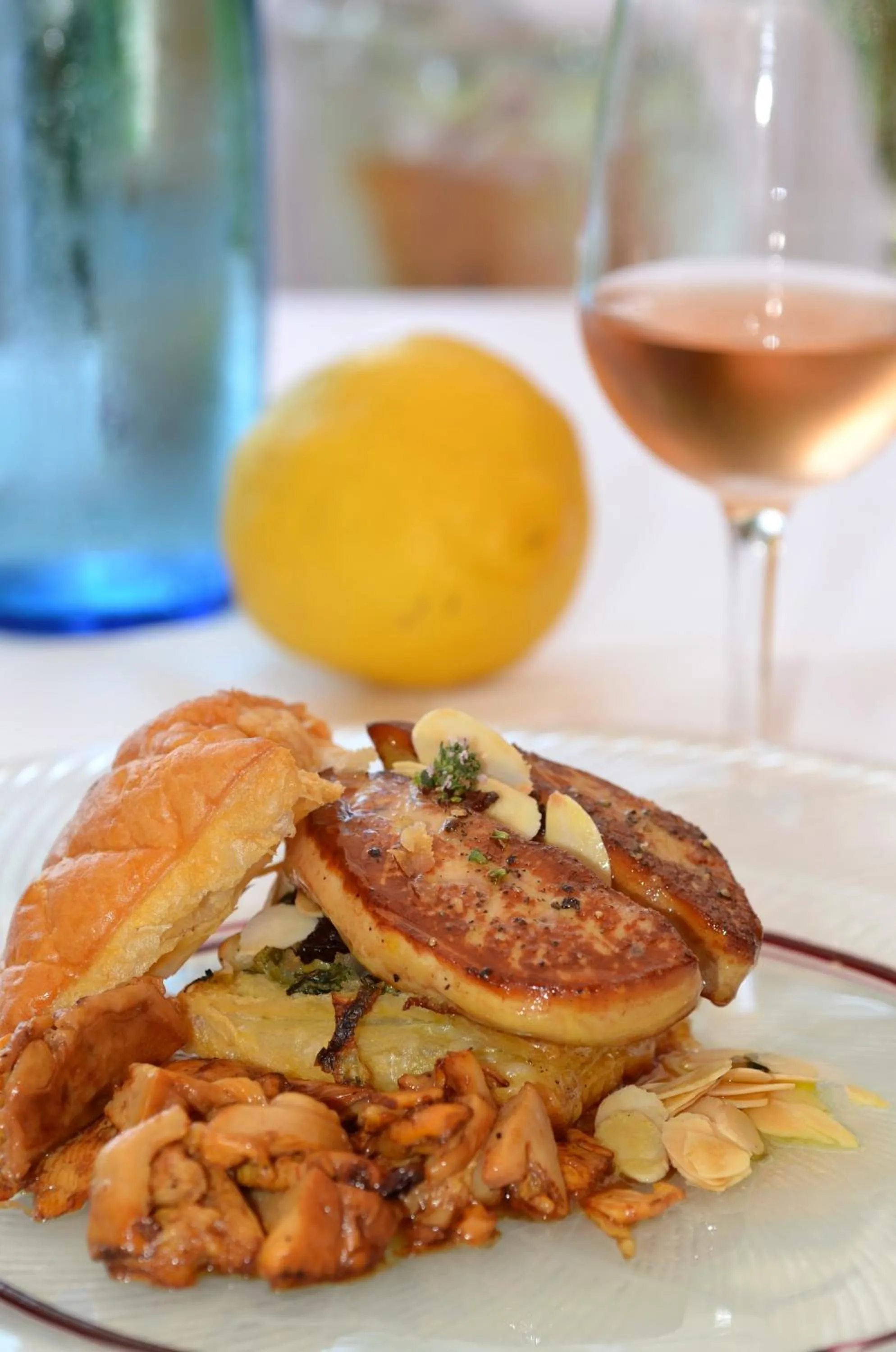 Restaurant/places to eat in Auberge De La Madone