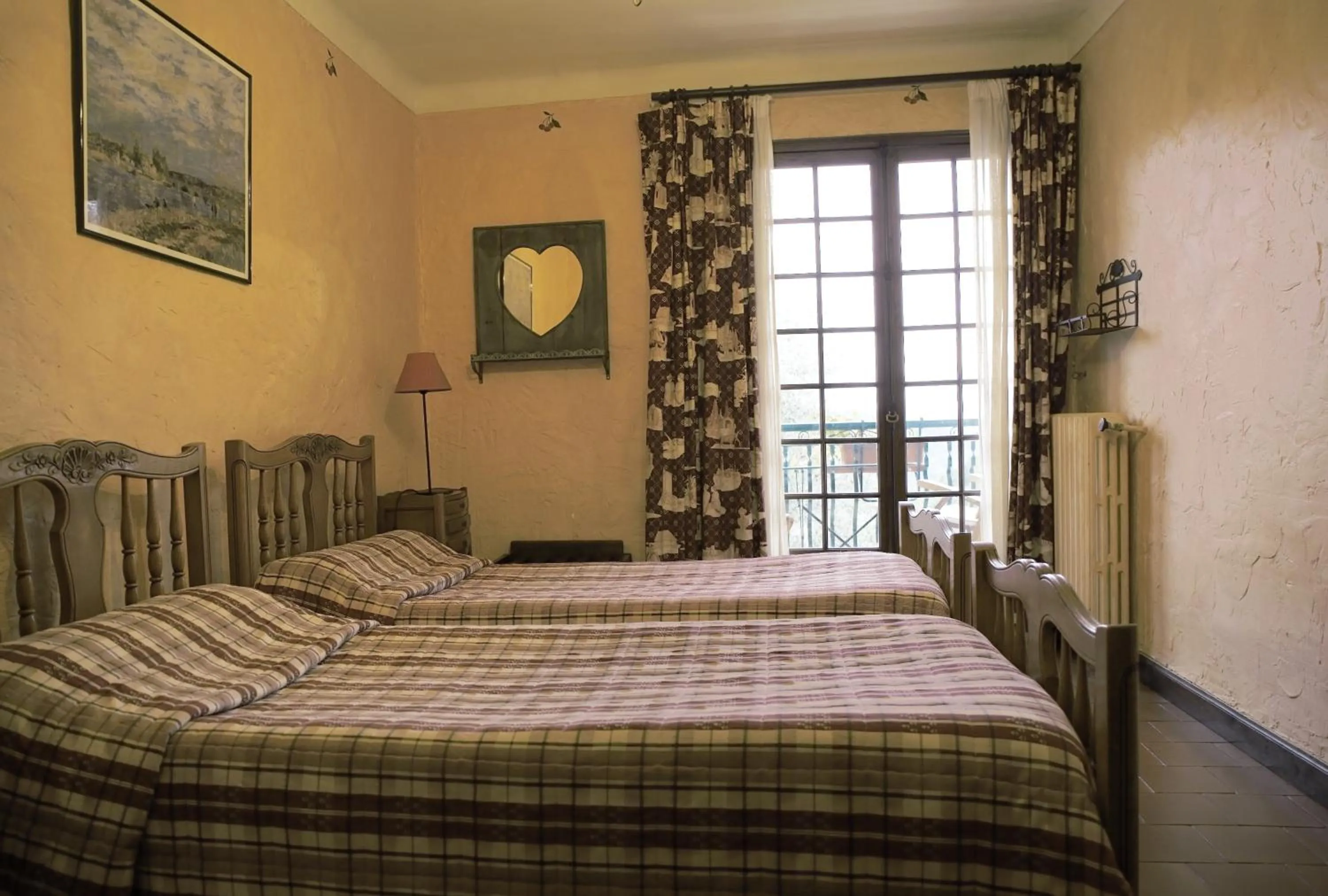 Bed in Auberge De La Madone