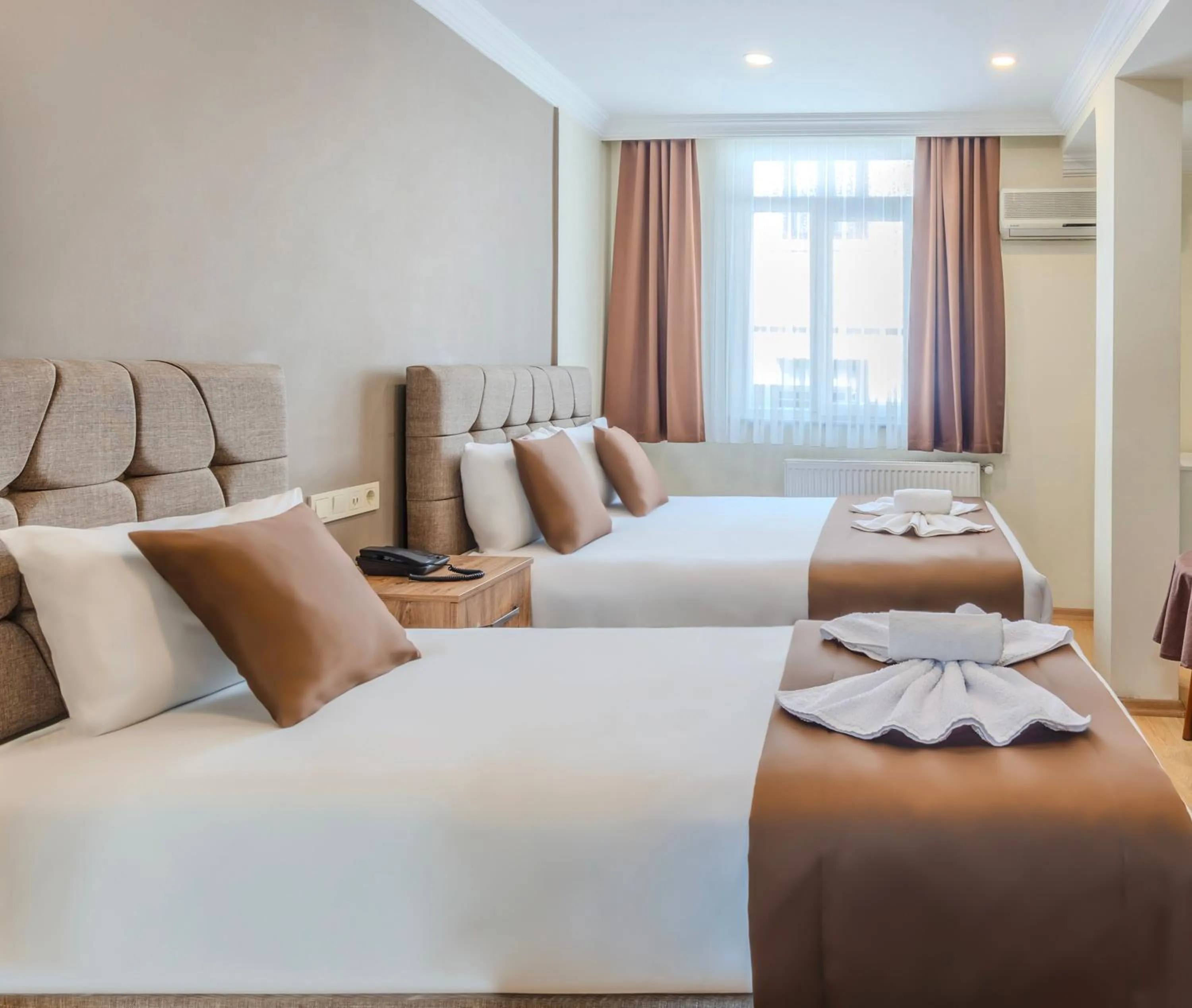 Bed in Hotel Silviya