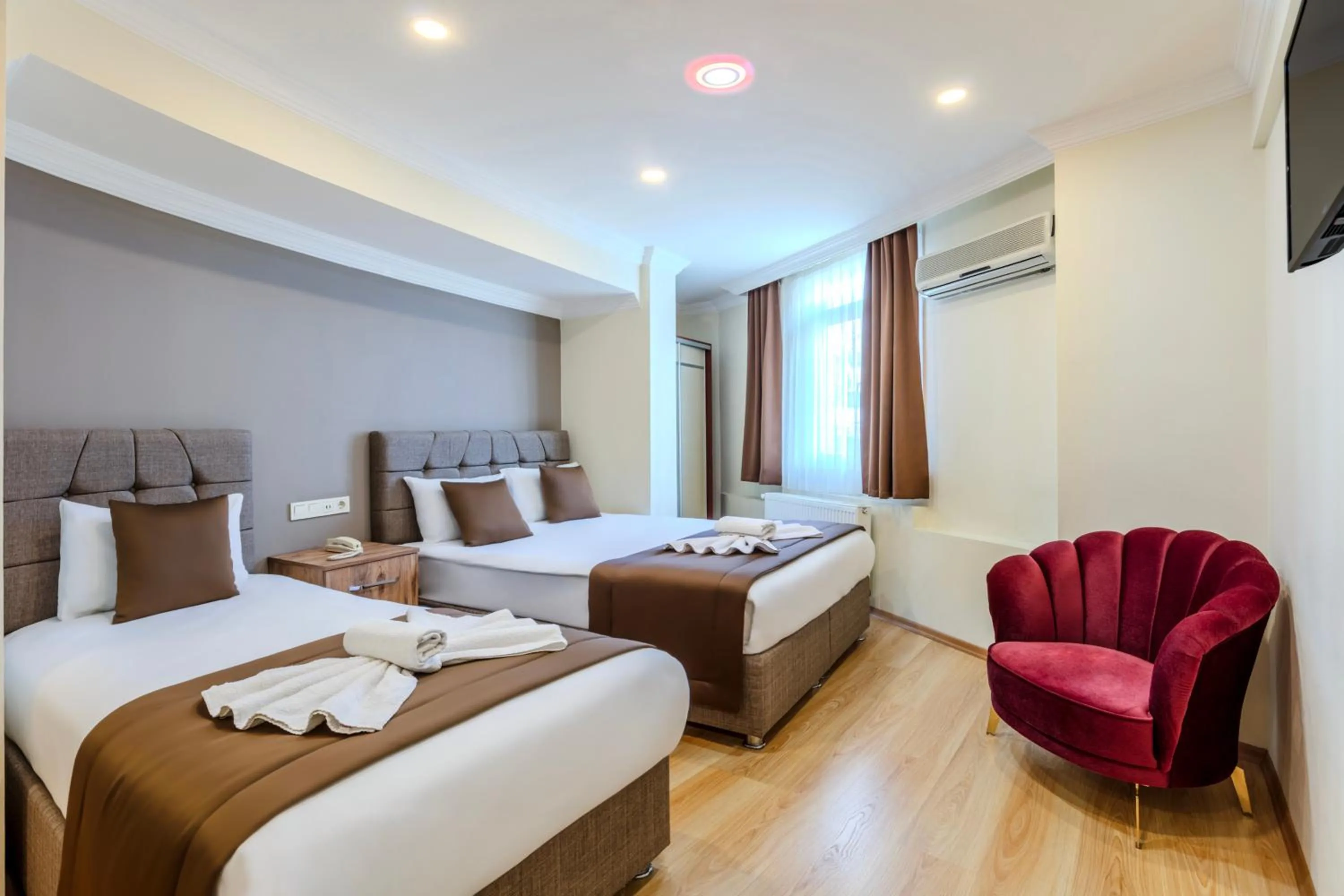 Bed in Hotel Silviya