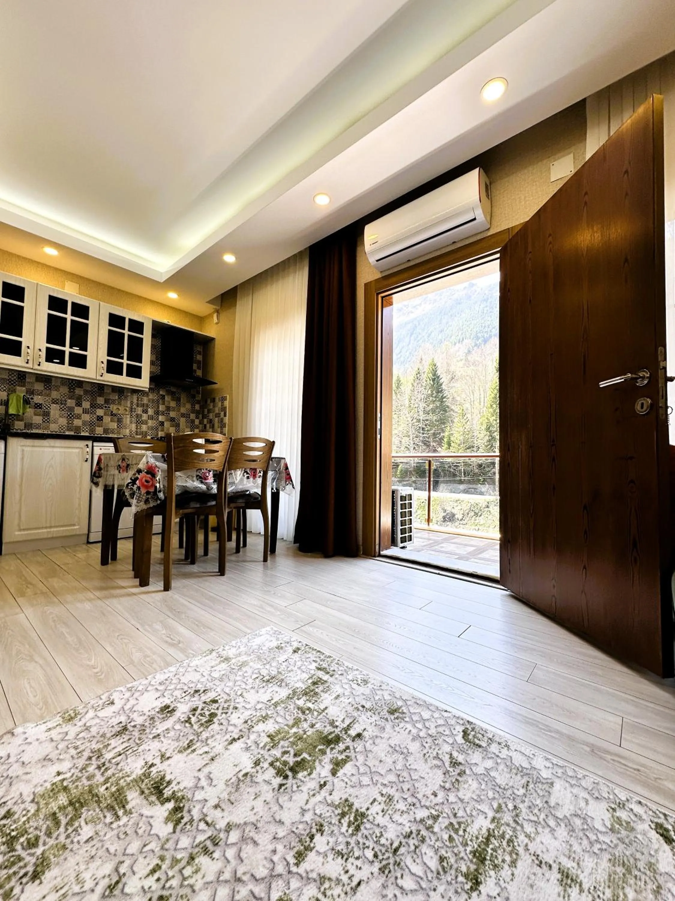 Patio in Green Cinar Apart