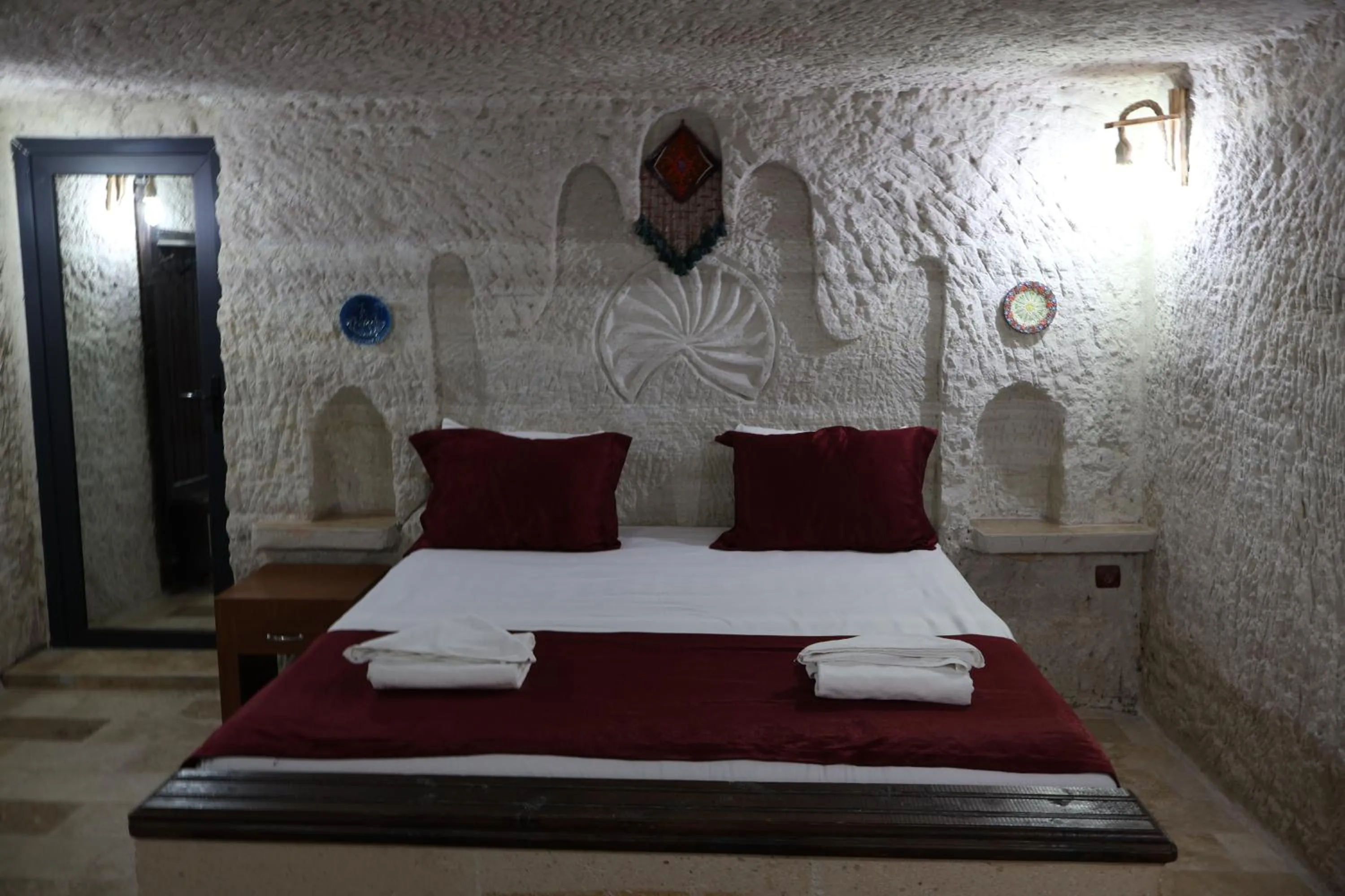 Bed in Seven Rock Cave Hotel