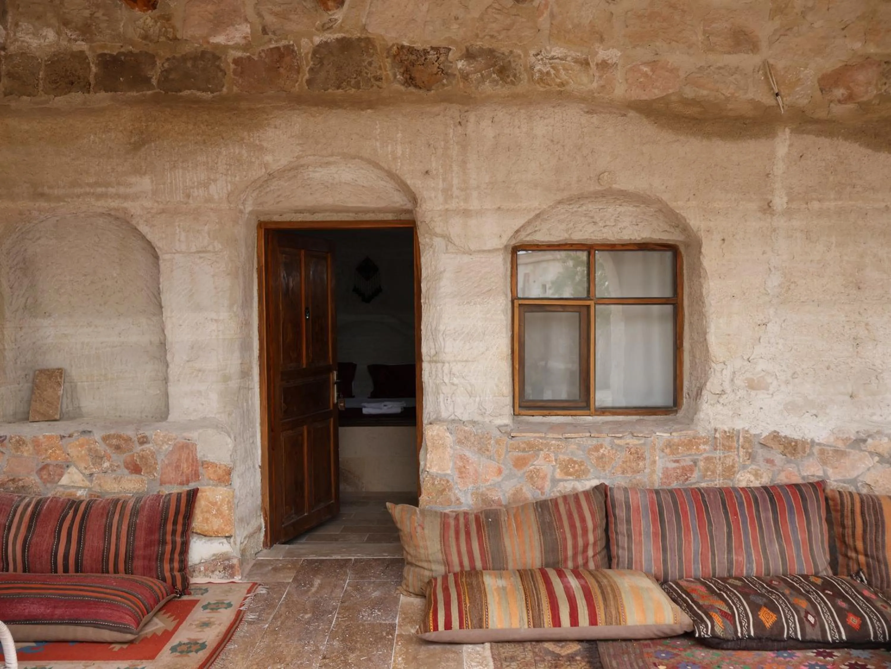 Seven Rock Cave Hotel