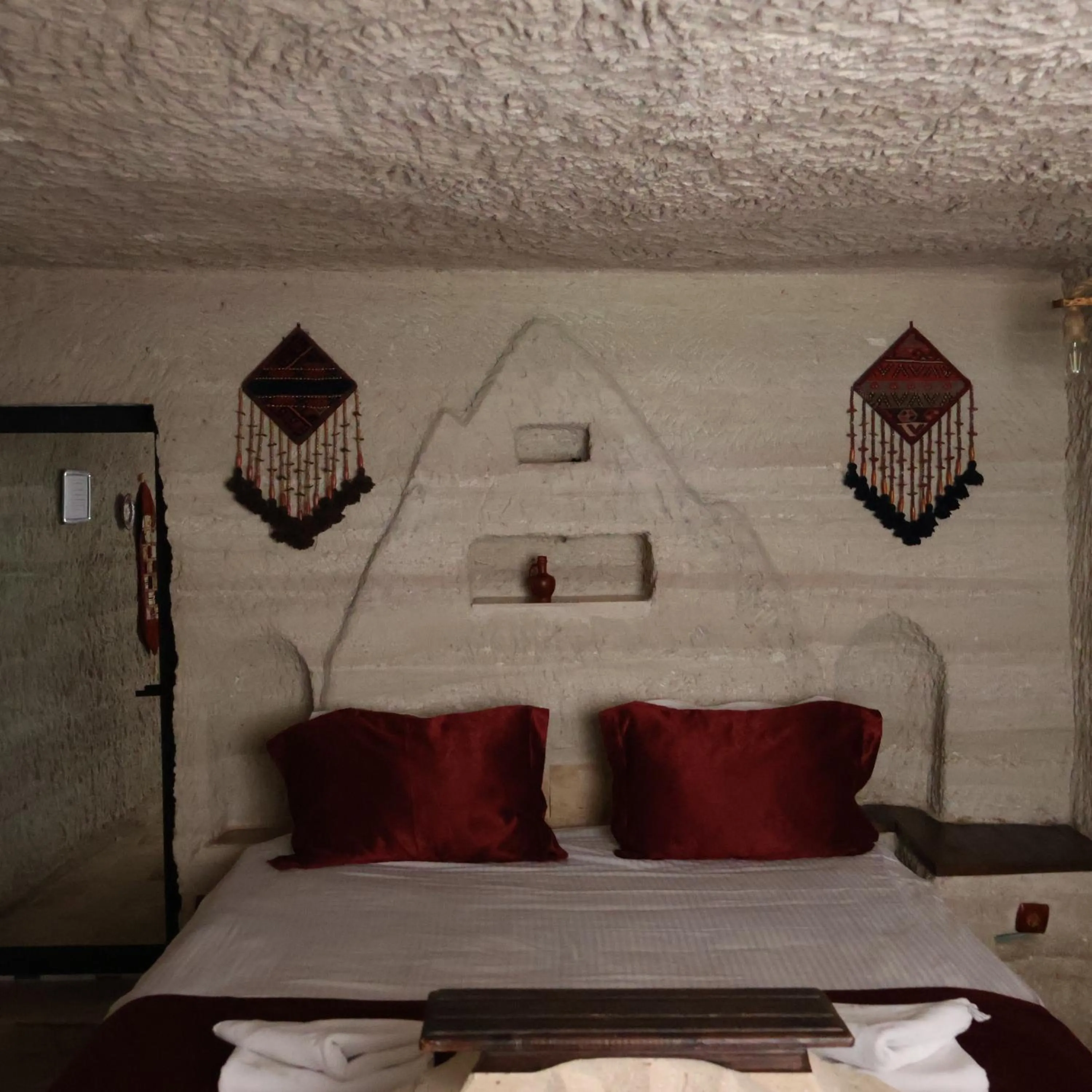 Seven Rock Cave Hotel