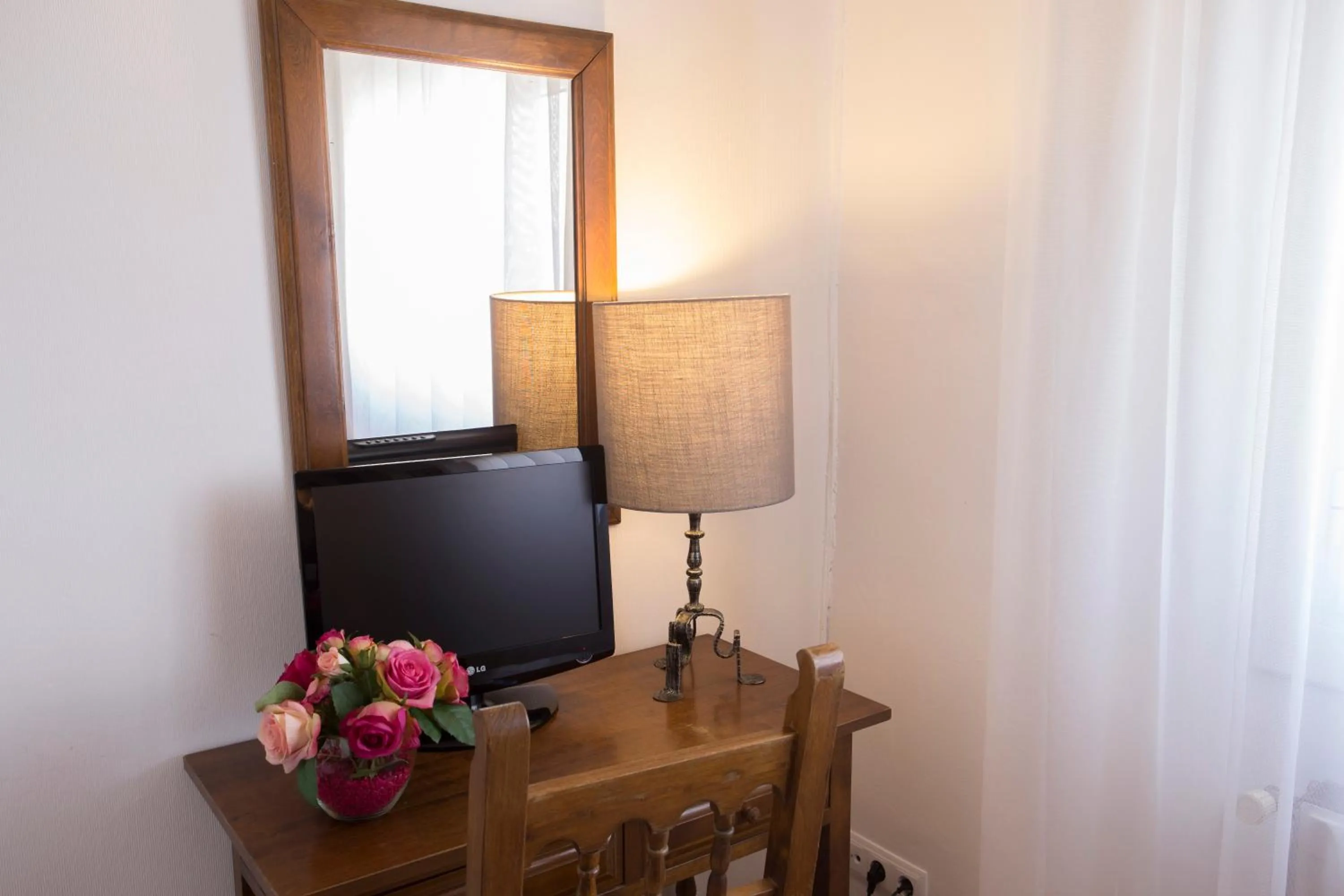 Photo of the whole room in Hotel Segle XX