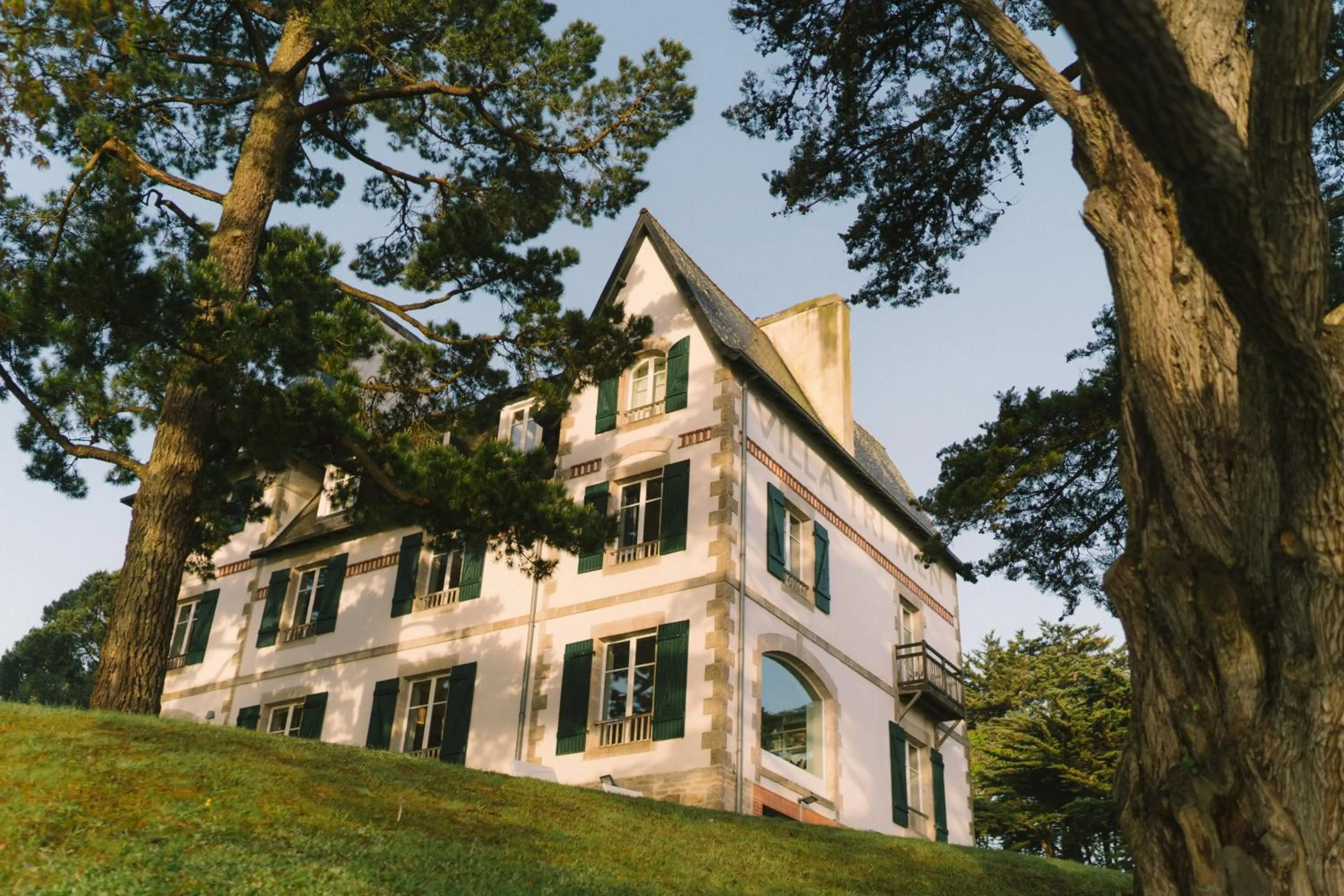 Property building in Villa Tri Men