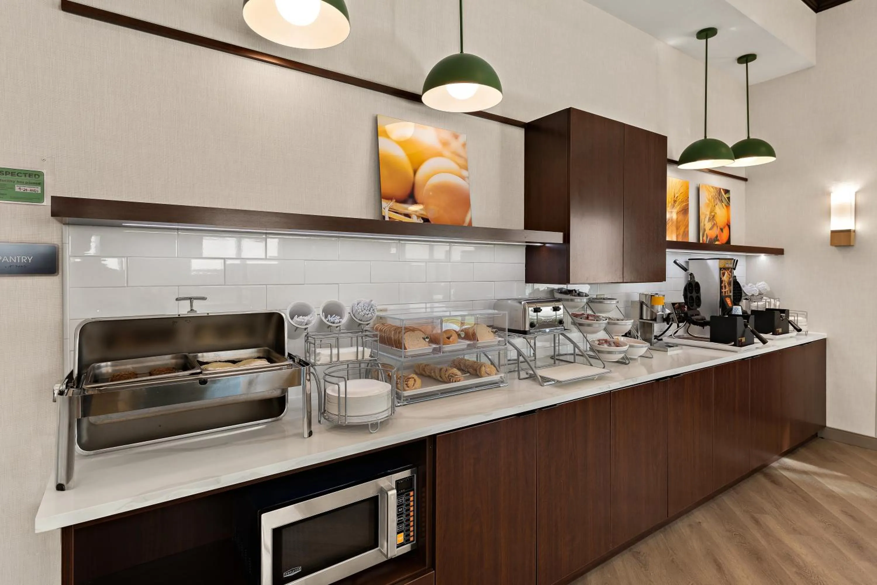 Food in Comfort Suites Columbus East Broad