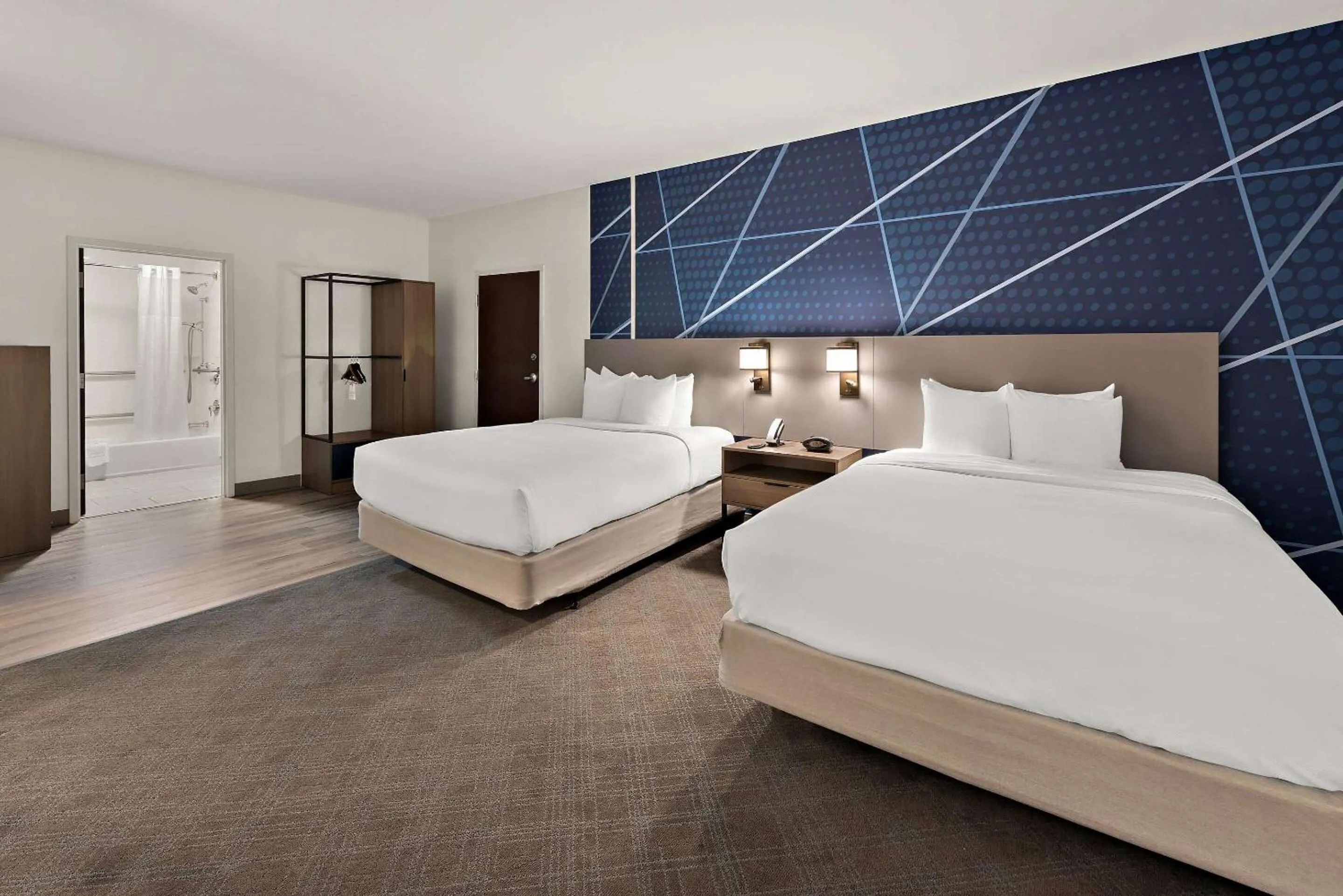 Bedroom, Bed in Comfort Suites Columbus East Broad