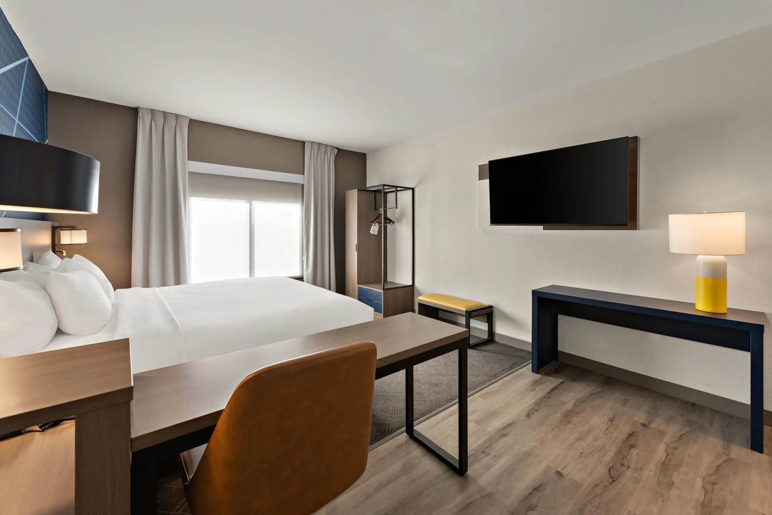 View (from property/room), Bed in Comfort Suites Columbus East Broad