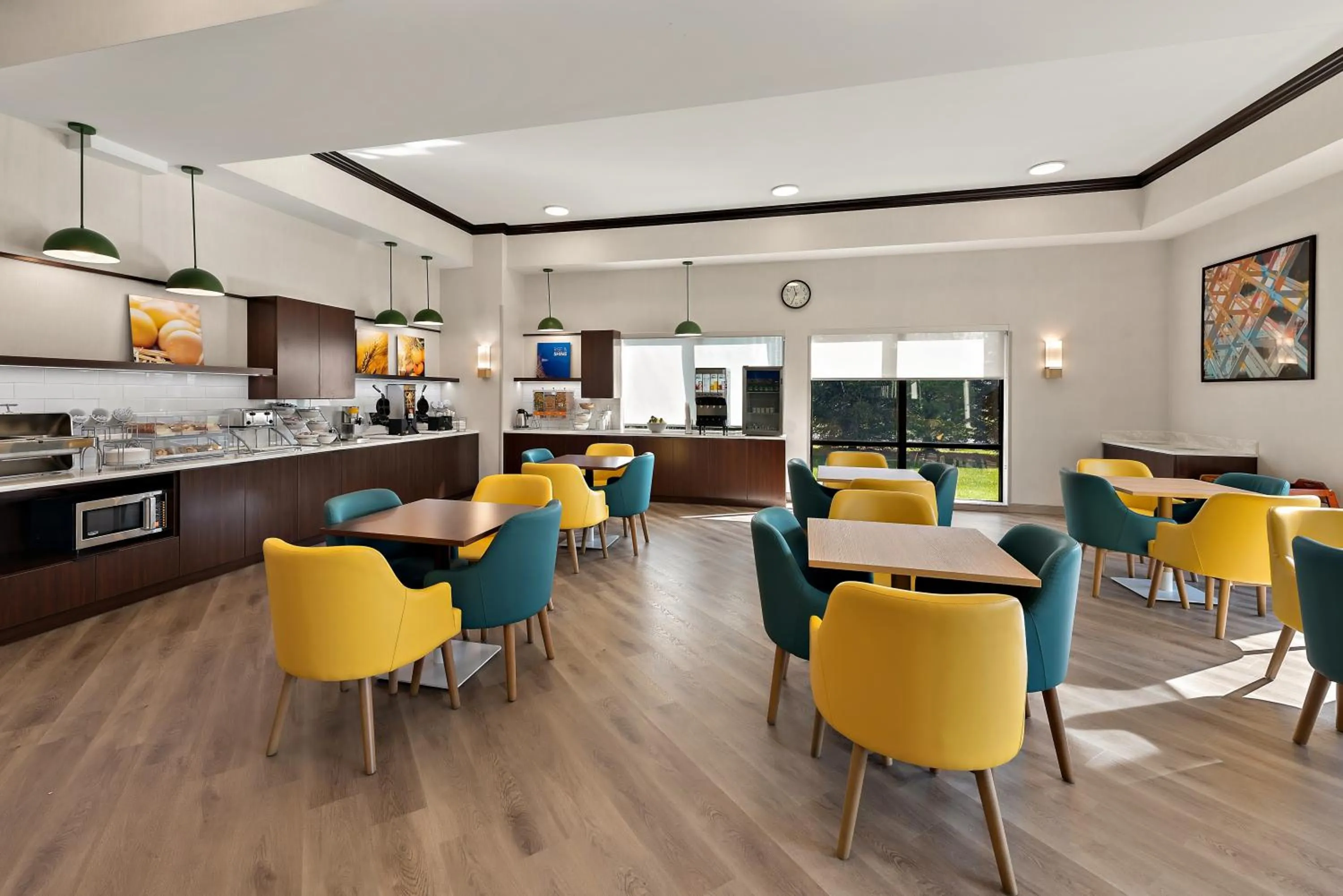 Food and drinks in Comfort Suites Columbus East Broad