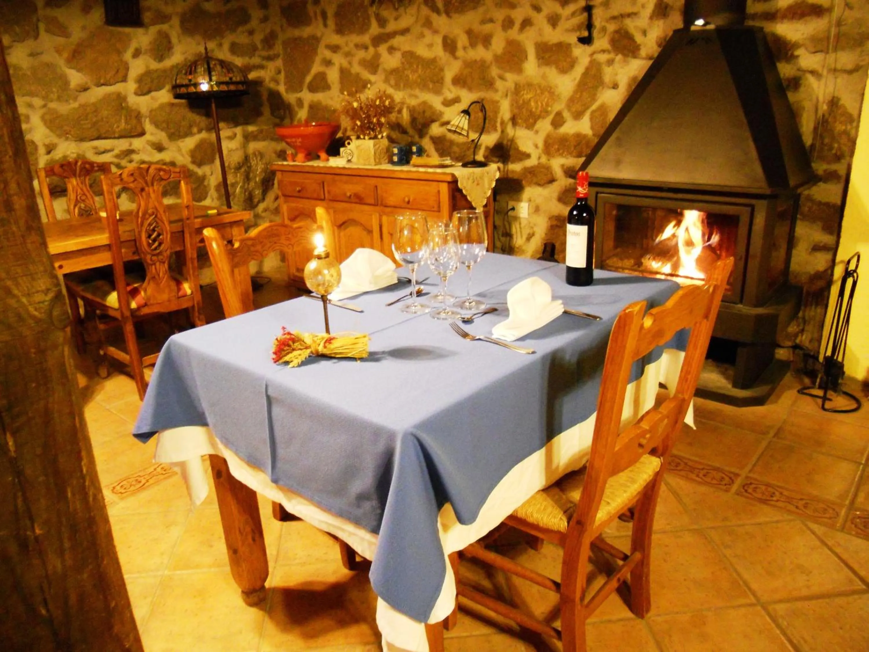 Restaurant/places to eat in La Trocha De Hoyorredondo