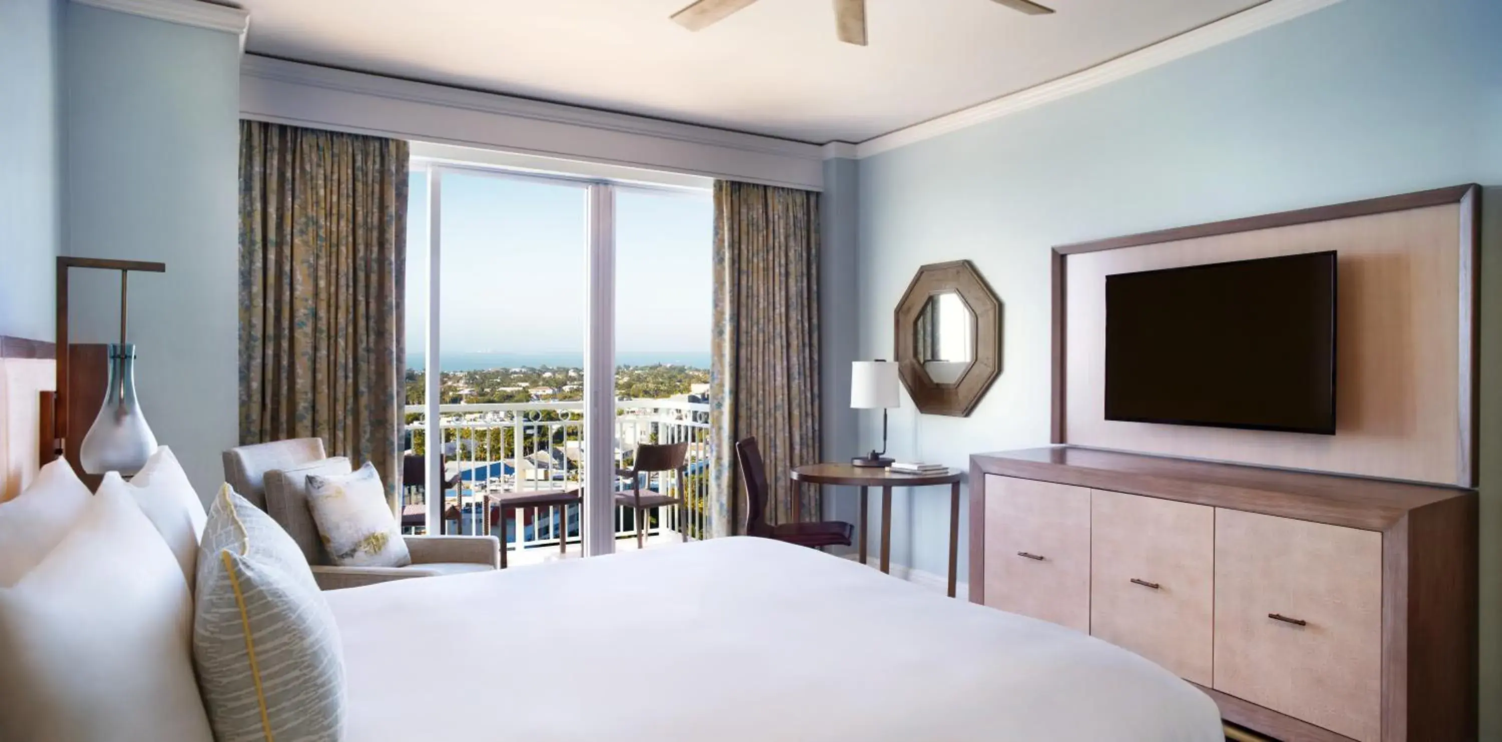 King Room with Balcony and Bay View in The Ritz-Carlton Key Biscayne, Miami King Room with Balcony and Bay View in The Ritz-Carlton Key Biscayne, Miami